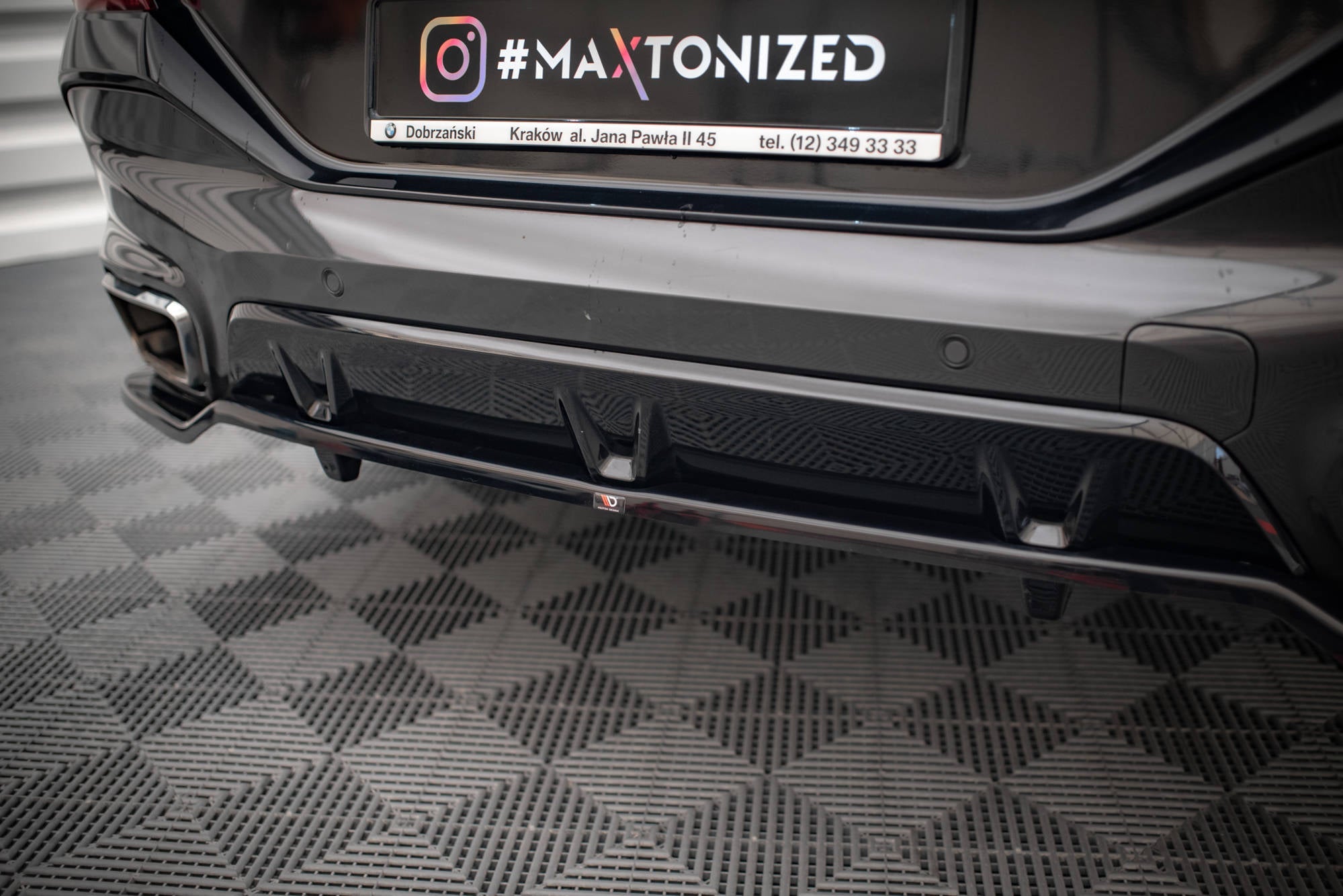 Maxton Design - Mittlerer Cup Diffusor V3 DTM Look Heck Ansatz für BMW X6 M - Paket G06 - Aerowerk.