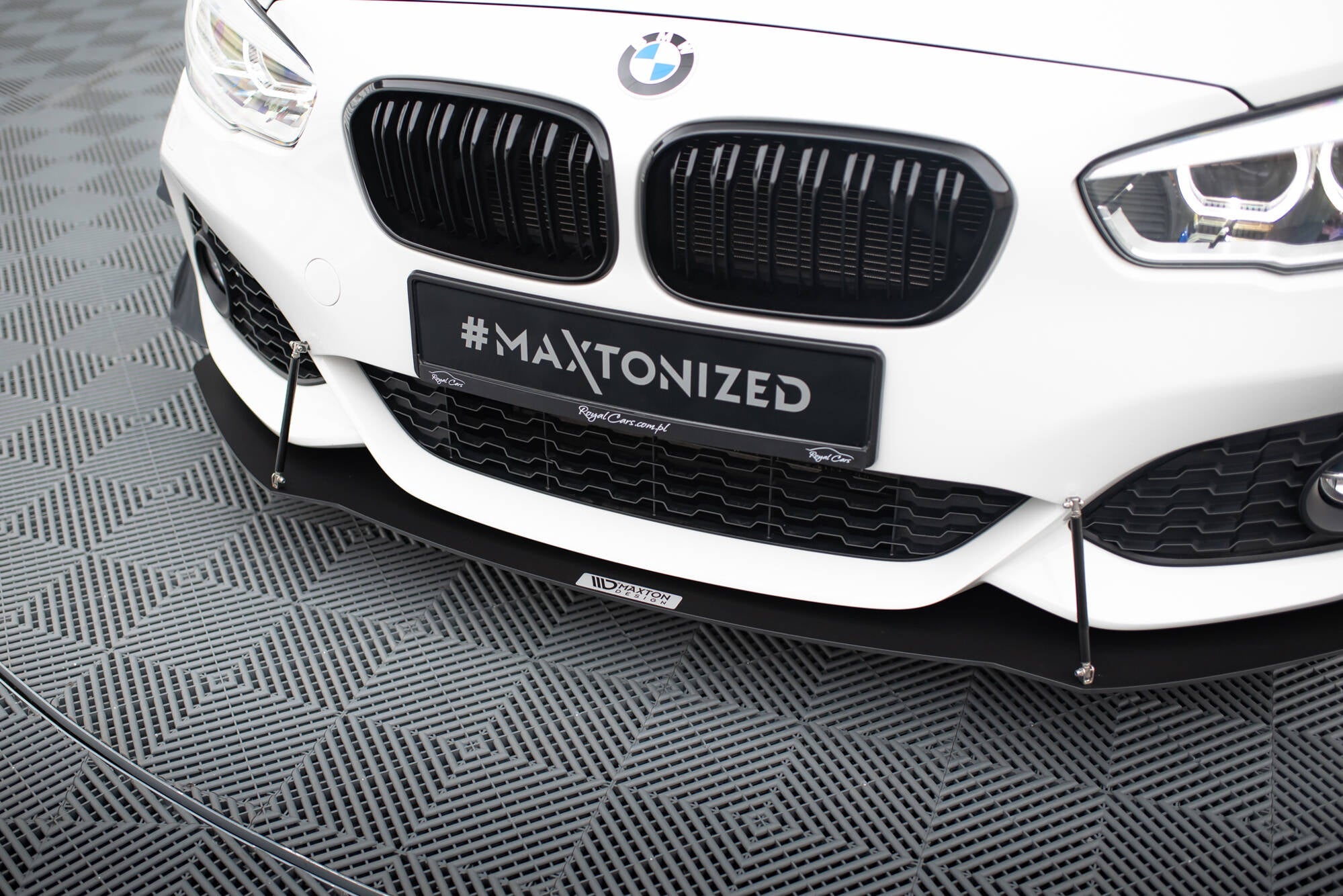 Maxton Design - Racing Frontlippe V1 für BMW 1er F20/F21 M - Power FACELIFT - Aerowerk.