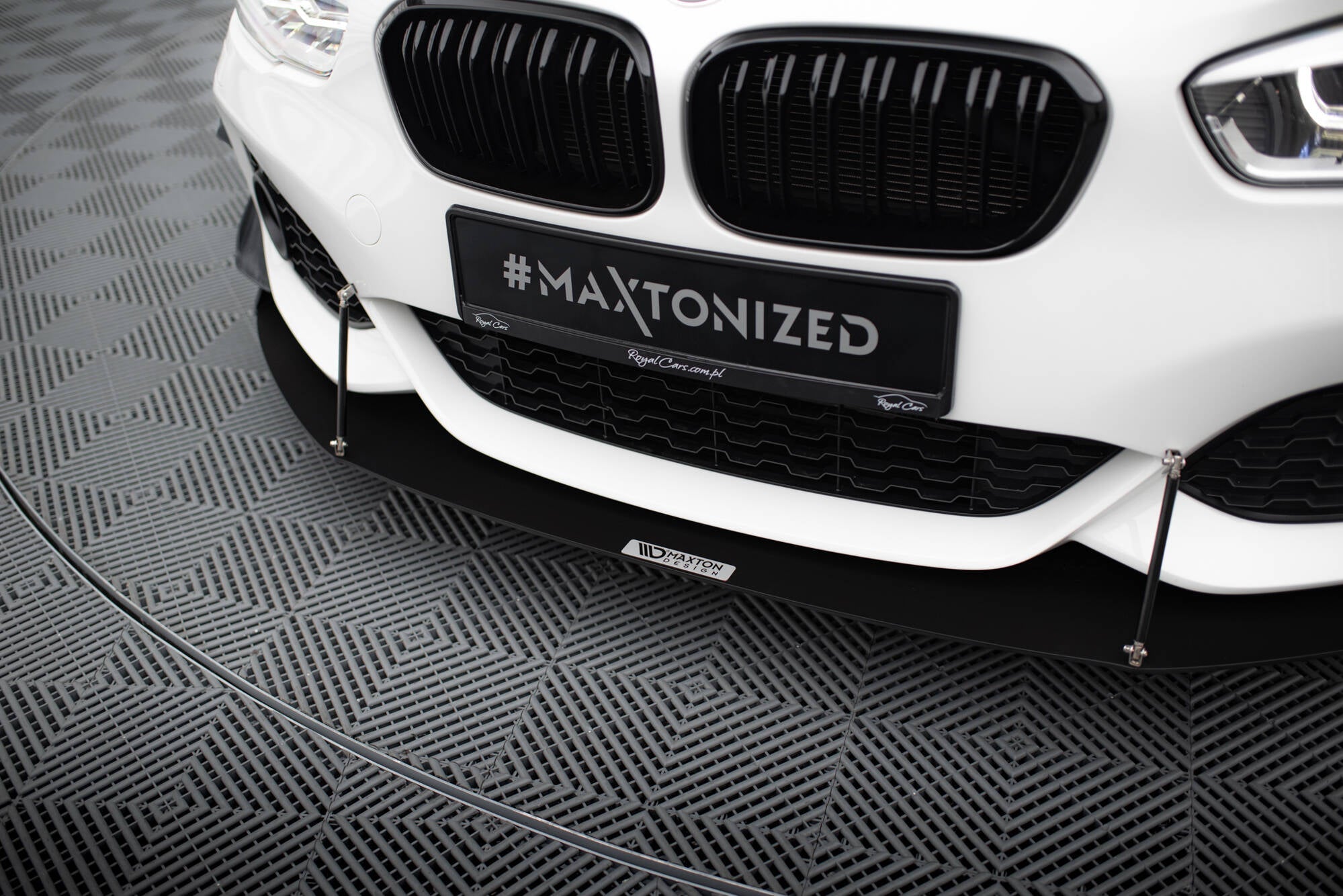 Maxton Design - Racing Frontlippe V2 für BMW 1er F20/F21 M - Power FACELIFT - Aerowerk.