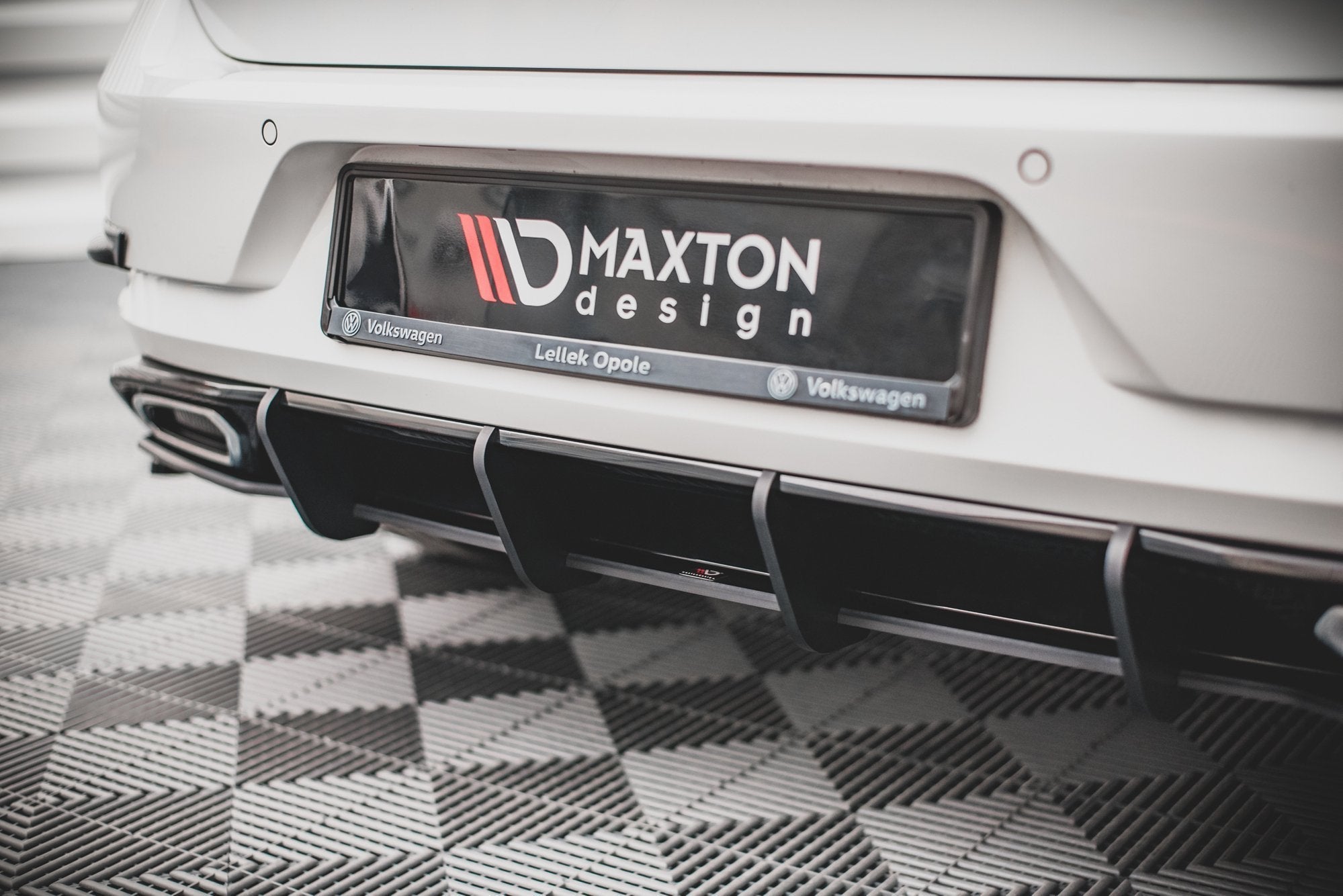 Maxton Design - Rennen Street Pro Diffusor für Volkswagen Golf R - Line Mk 7 Facelift - Aerowerk.