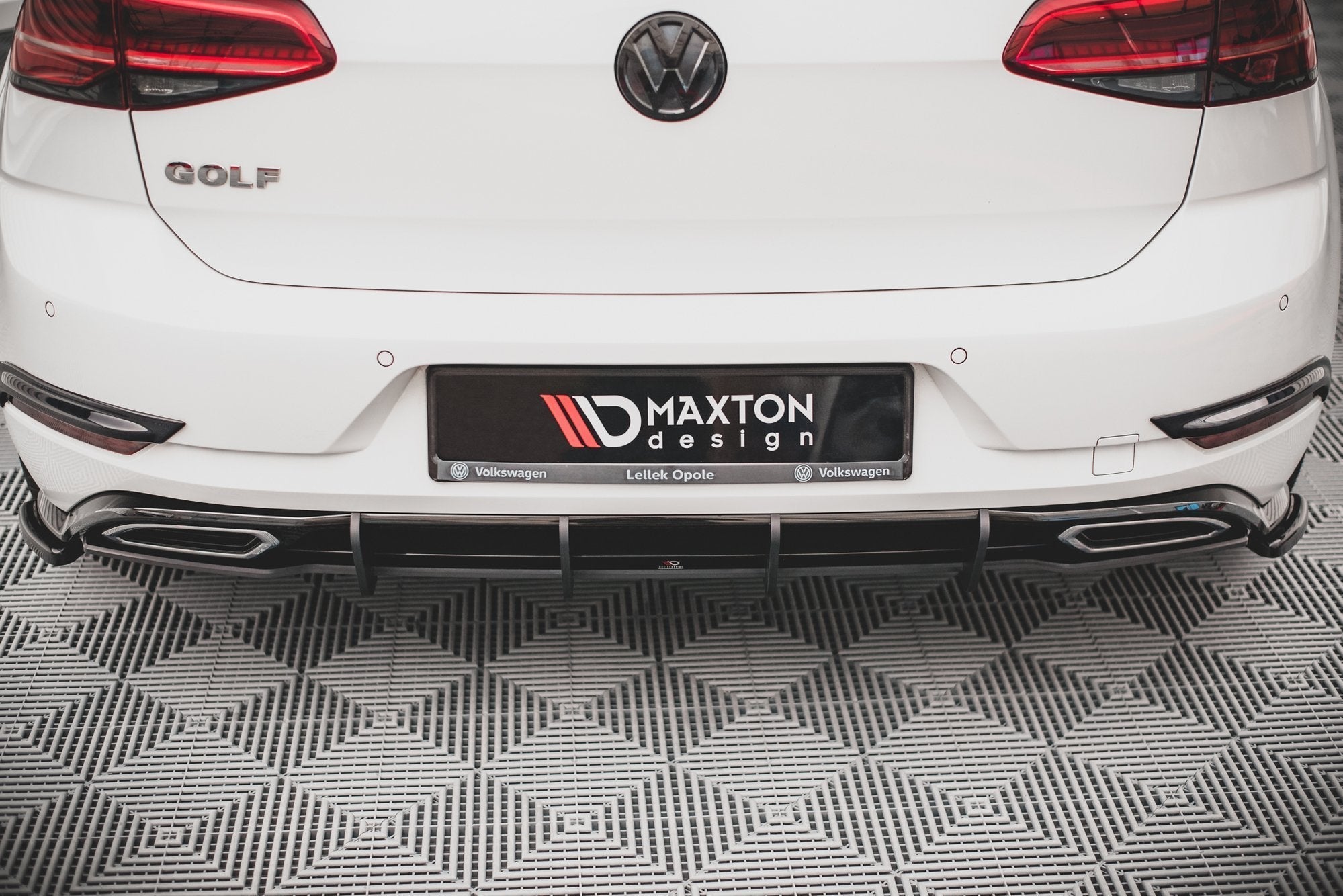 Maxton Design - Rennen Street Pro Diffusor für Volkswagen Golf R - Line Mk 7 Facelift - Aerowerk.