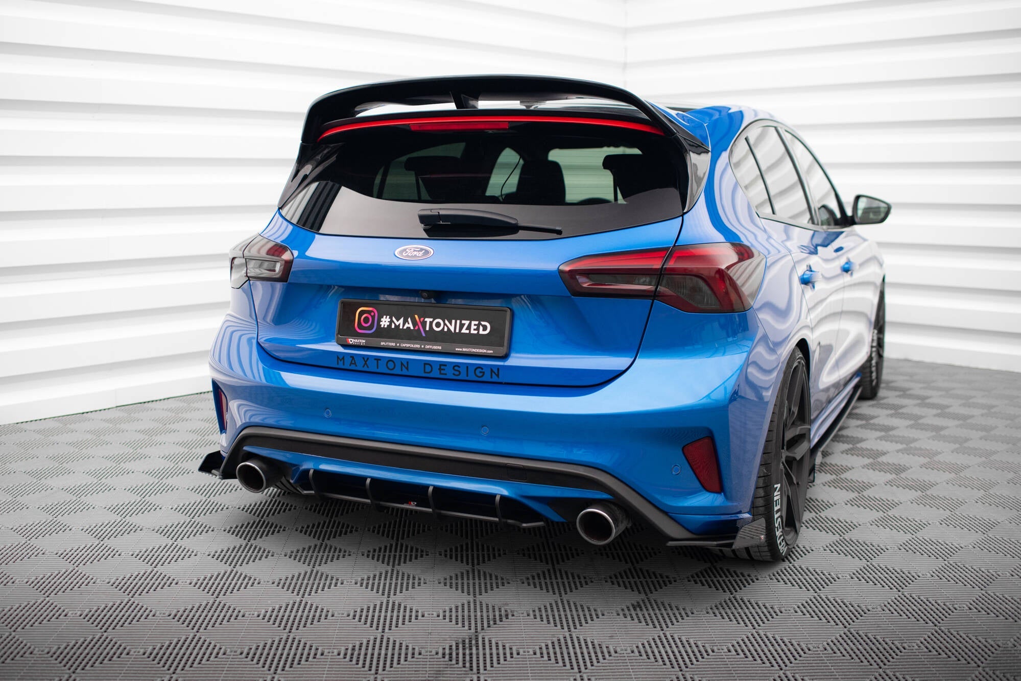 Maxton Design - Robuste Racing Diffusor für Ford Focus ST Mk4 - Aerowerk.