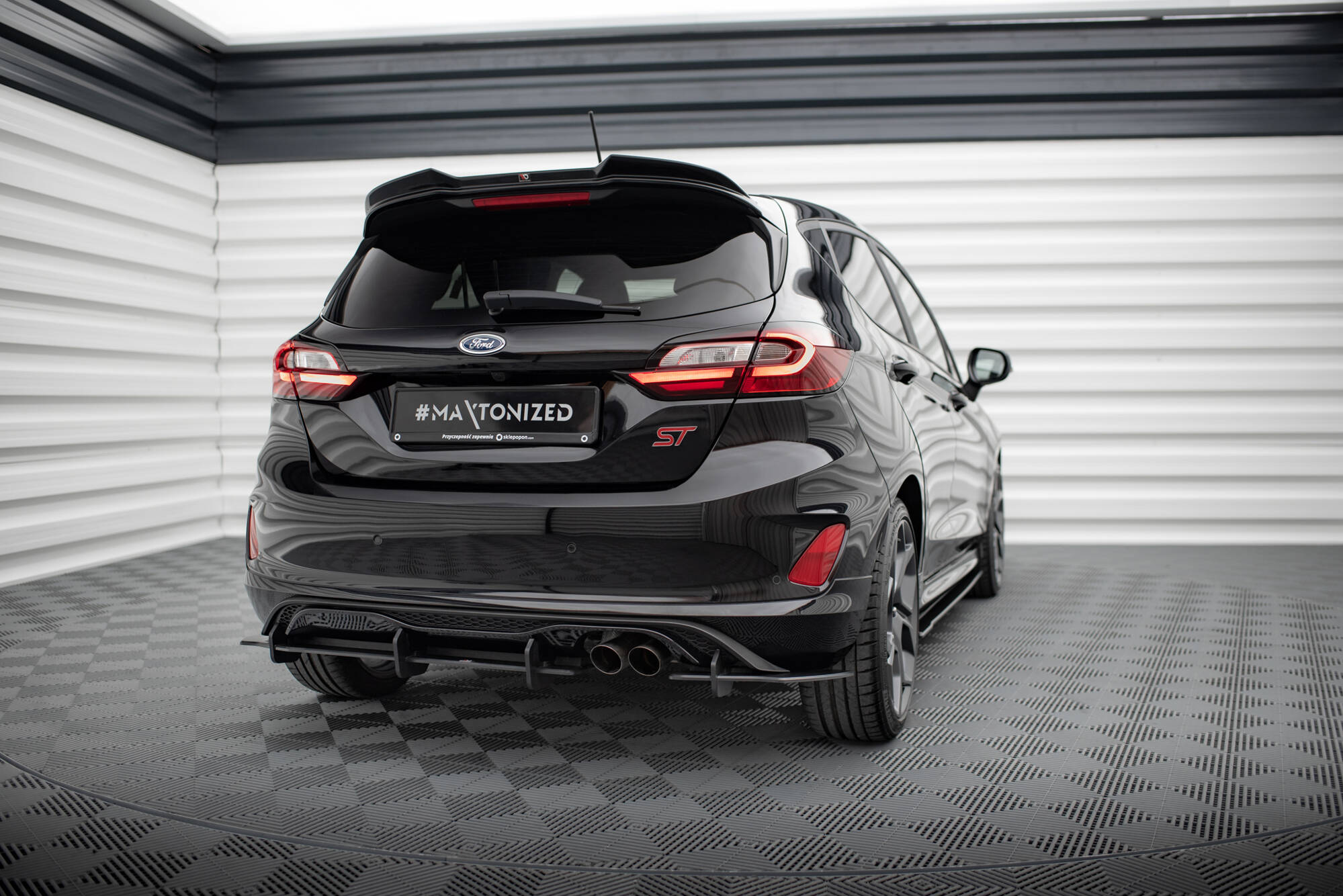 Maxton Design - Robuste Racing Diffusor Heck Ansatz für Ford Fiesta Mk8 ST - Aerowerk.