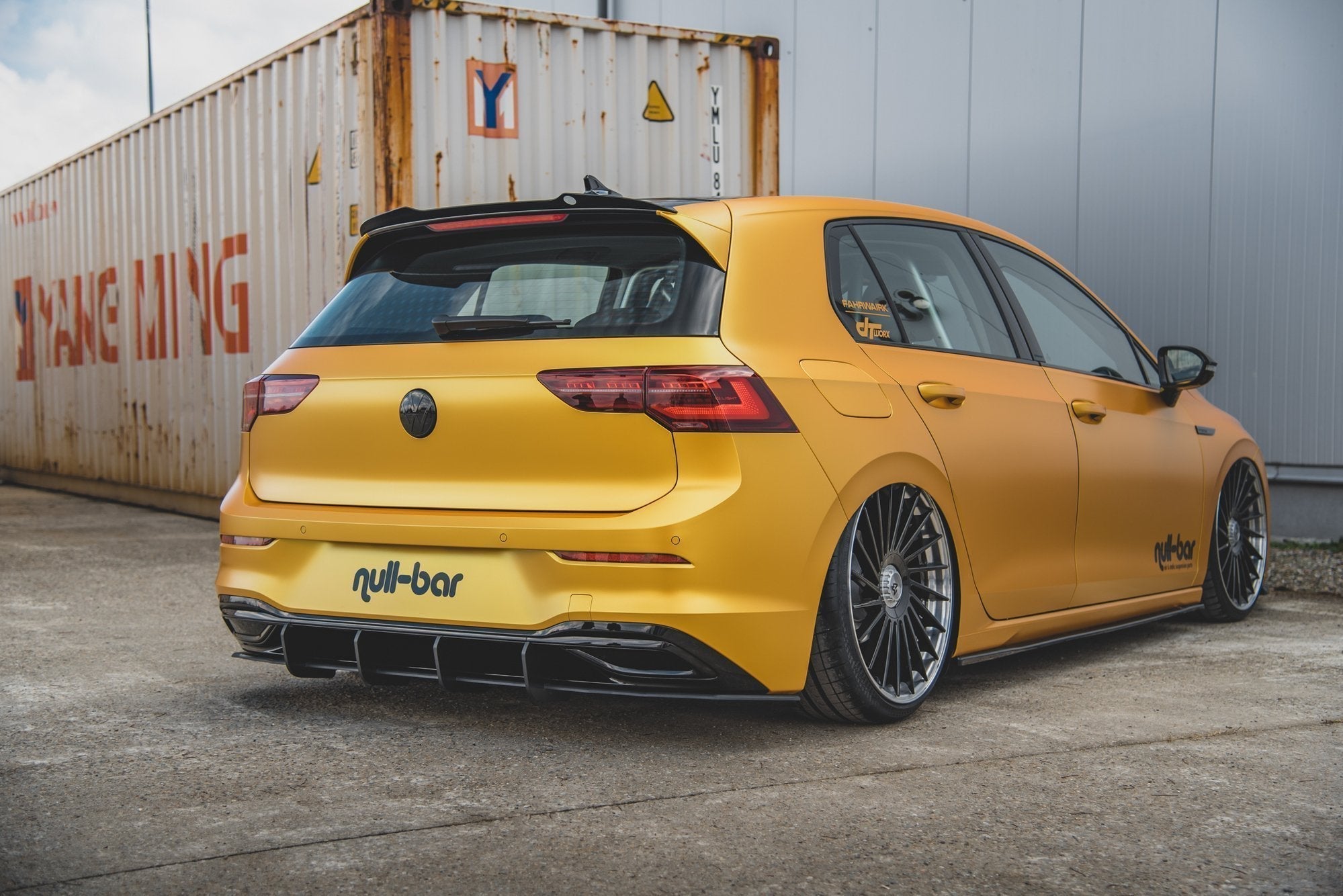 Maxton Design - Robuste Racing Diffusor V1 für VW Golf Mk8 - Aerowerk.