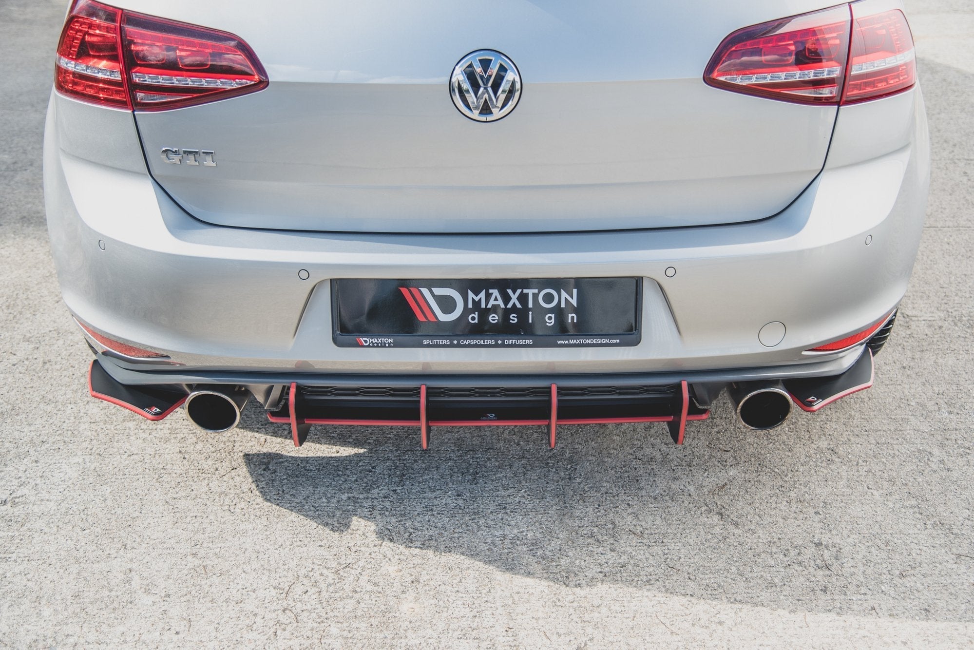 Maxton Design - Robuste Racing Diffusor V2 für VW Golf 7 GTI - Aerowerk.