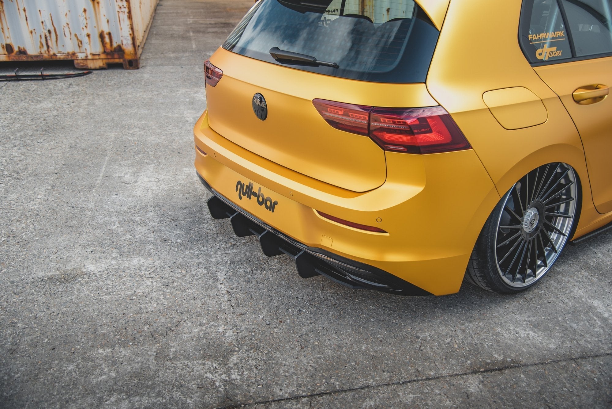 Maxton Design - Robuste Racing Diffusor V2 für VW Golf Mk8 - Aerowerk.
