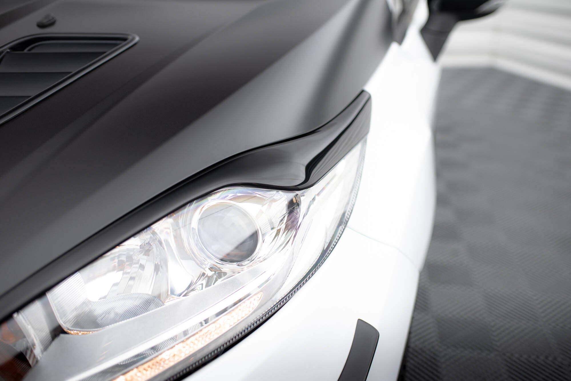 Maxton Design - Scheinwerfer Blenden Böser Blick V.2 für Ford Fiesta ST / ST - Line / Standard Mk7 FL - Aerowerk.