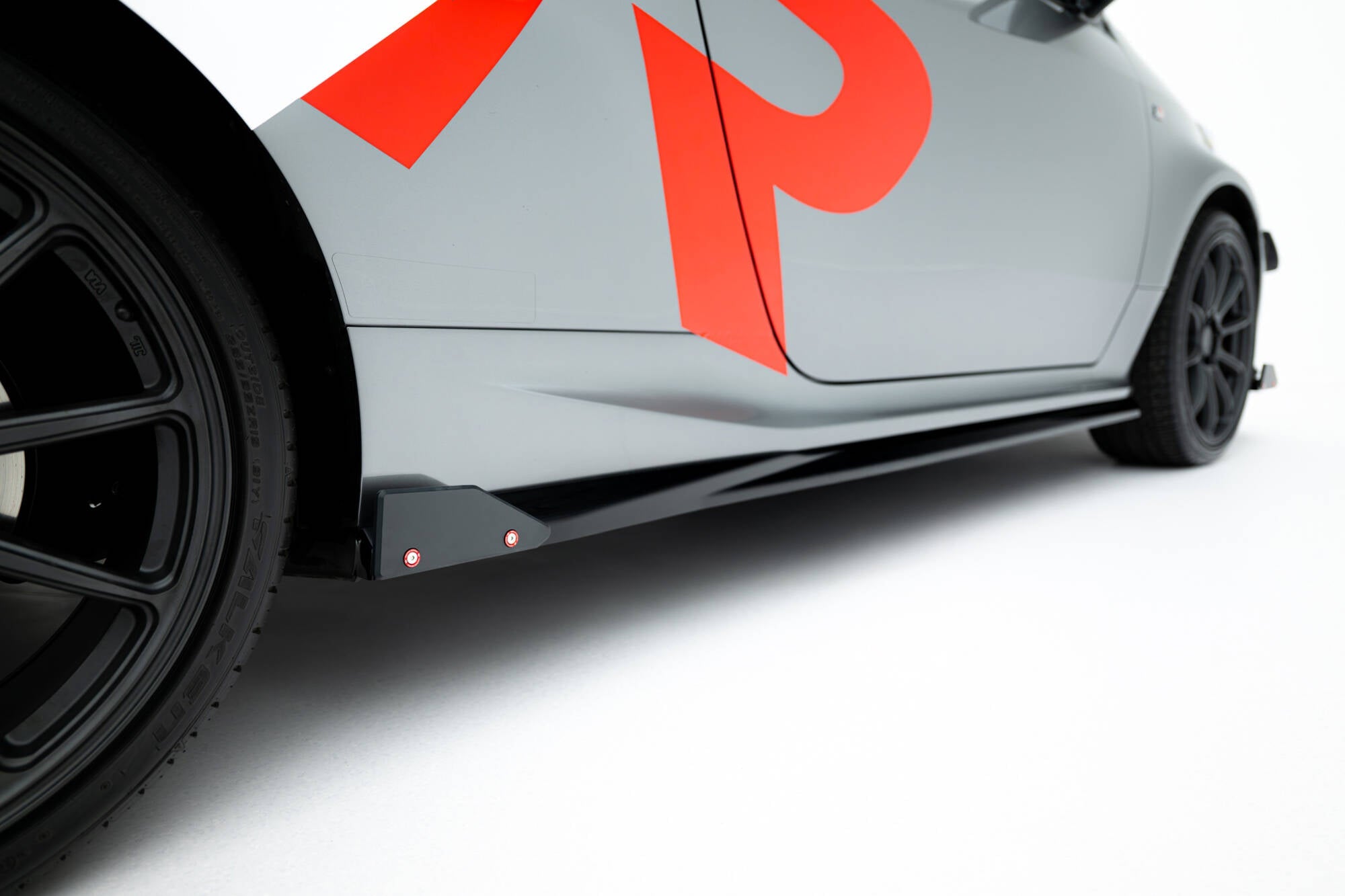 Maxton Design - Seitenschweller Ansatz + Flaps für Toyota GR Yaris Mk4 Facelift - Aerowerk.