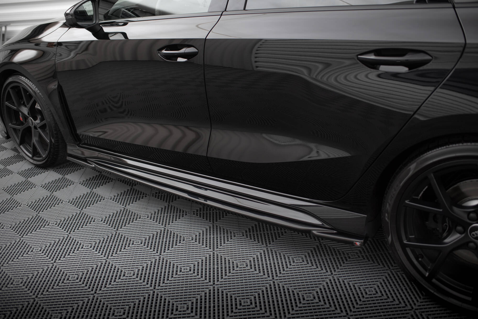 Maxton Design - Seitenschweller Ansatz für Audi RS3 Sportback 8Y - Aerowerk.