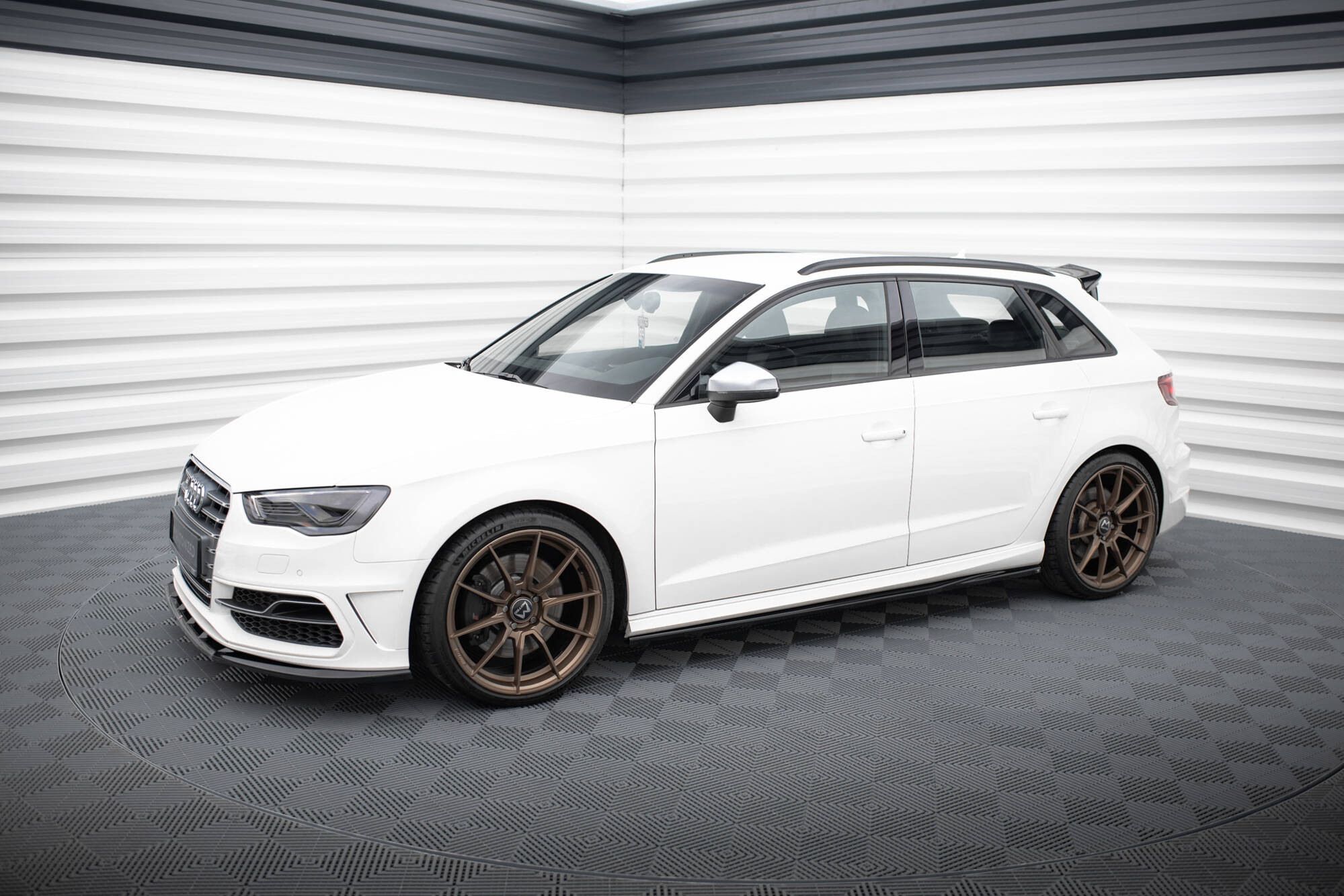Maxton Design - Seitenschweller Ansatz für Audi S3 / A3 S - Line Sportback 8V - Aerowerk.
