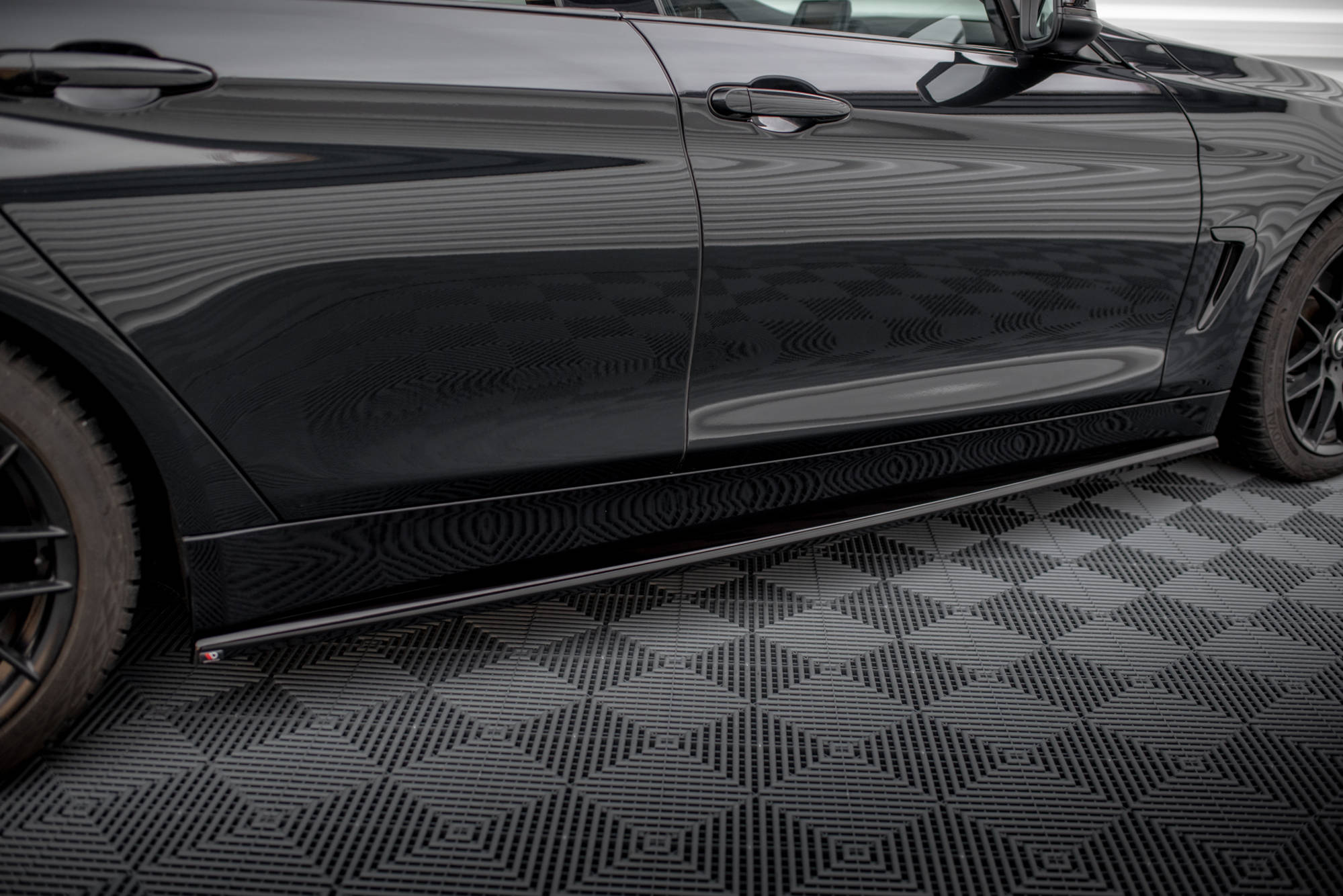 Maxton Design - Seitenschweller Ansatz für BMW 4er Coupe / Gran Coupe / Cabrio F32 / F36 / F33 - Aerowerk.