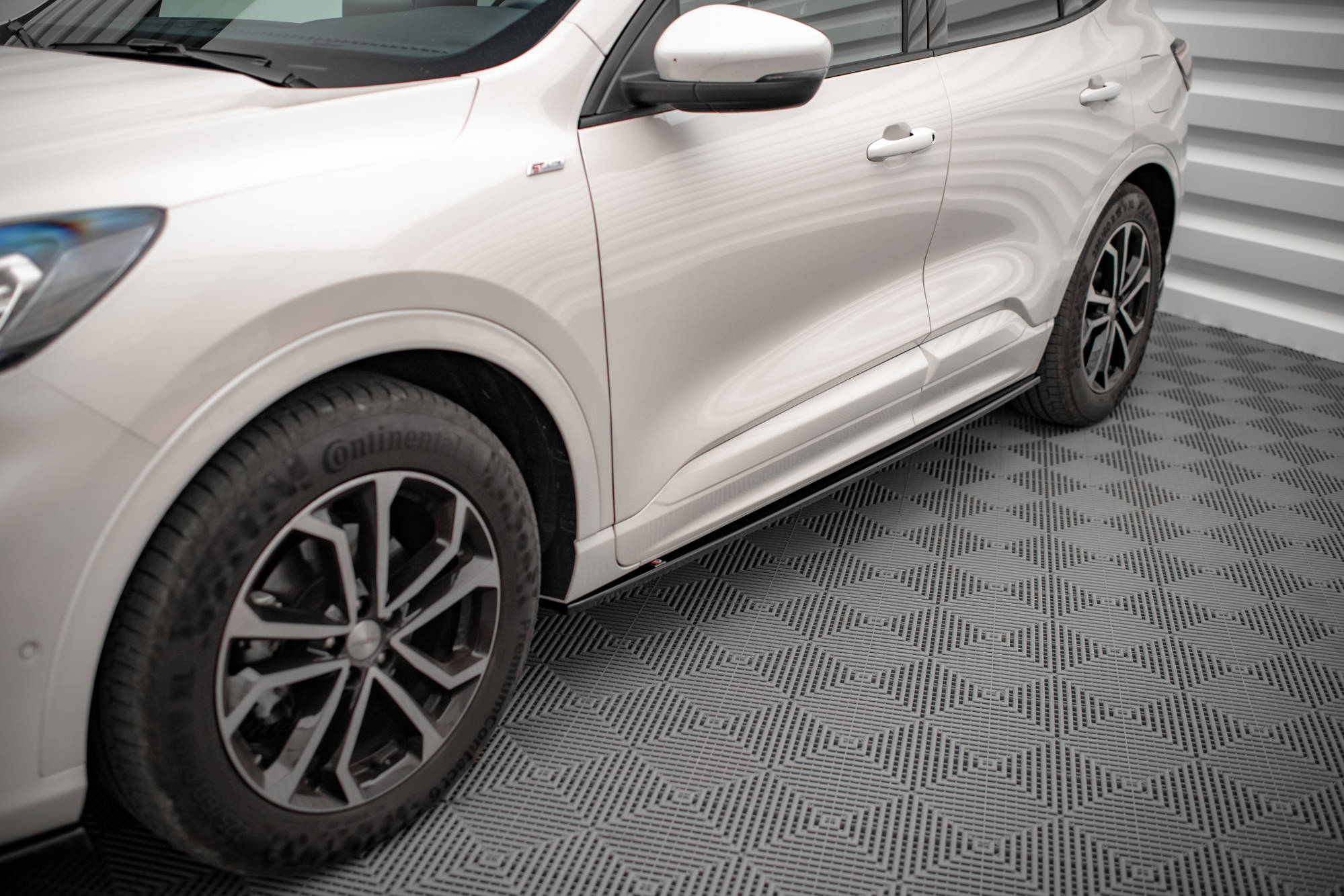 Maxton Design - Seitenschweller Ansatz für Ford Kuga ST - Line Mk3 - Aerowerk.