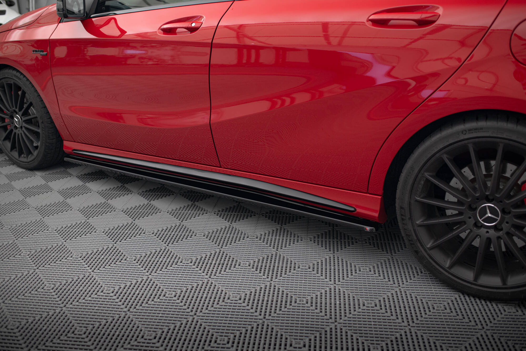 Maxton Design - Seitenschweller Ansatz für Mercedes A W176/ CLA 117 AMG/ CLA 117 AMG LINE Facelift - Aerowerk.