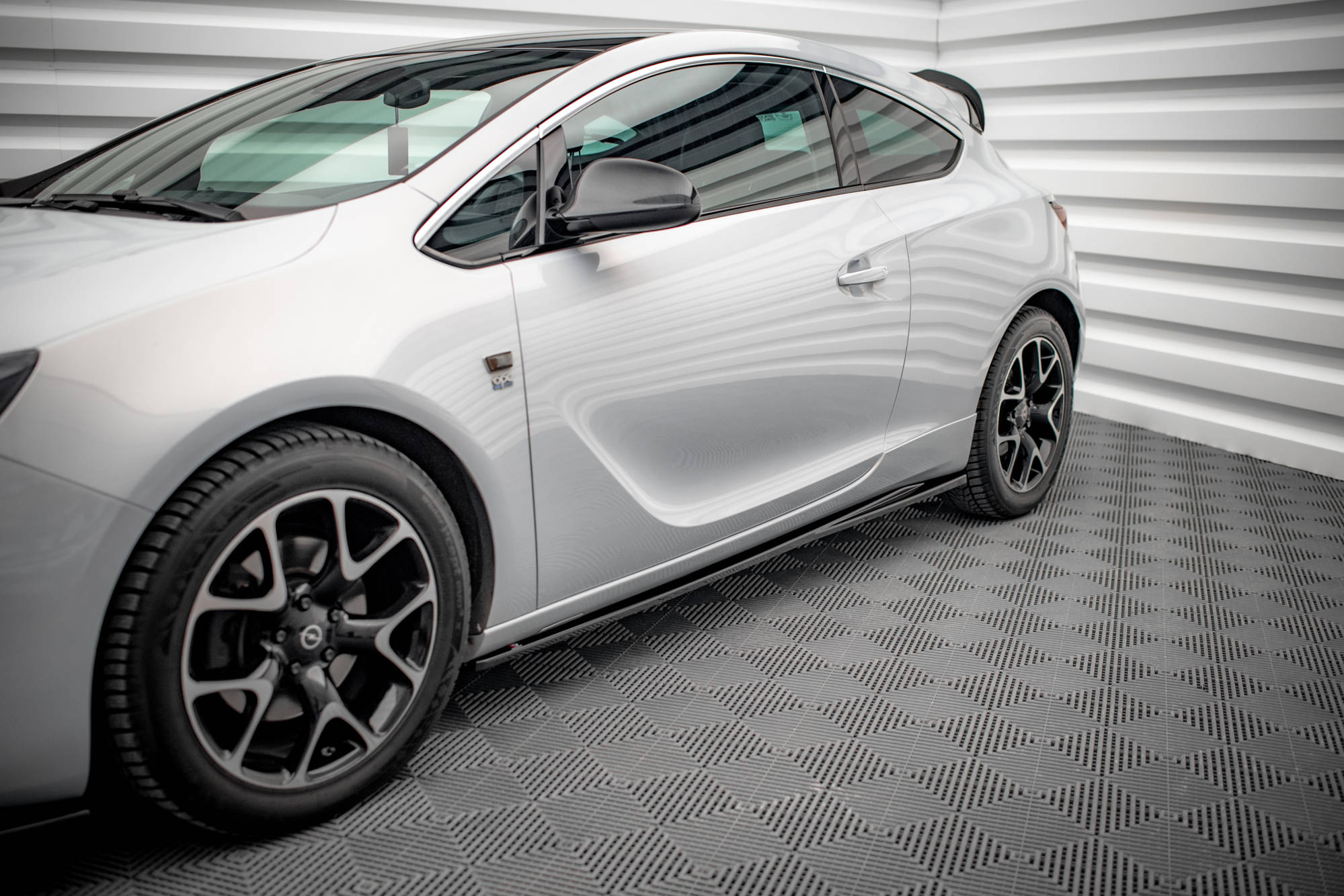 Maxton Design - Seitenschweller Ansatz für Opel Astra GTC OPC - Line J - Aerowerk.