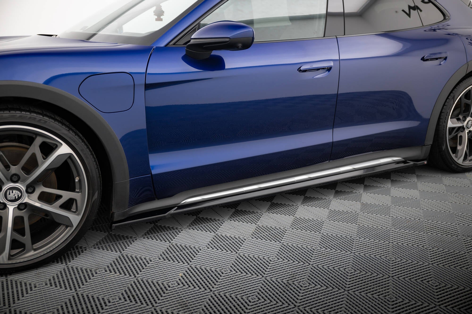 Maxton Design - Seitenschweller Ansatz für Porsche Taycan Cross Turismo 4S - Aerowerk.