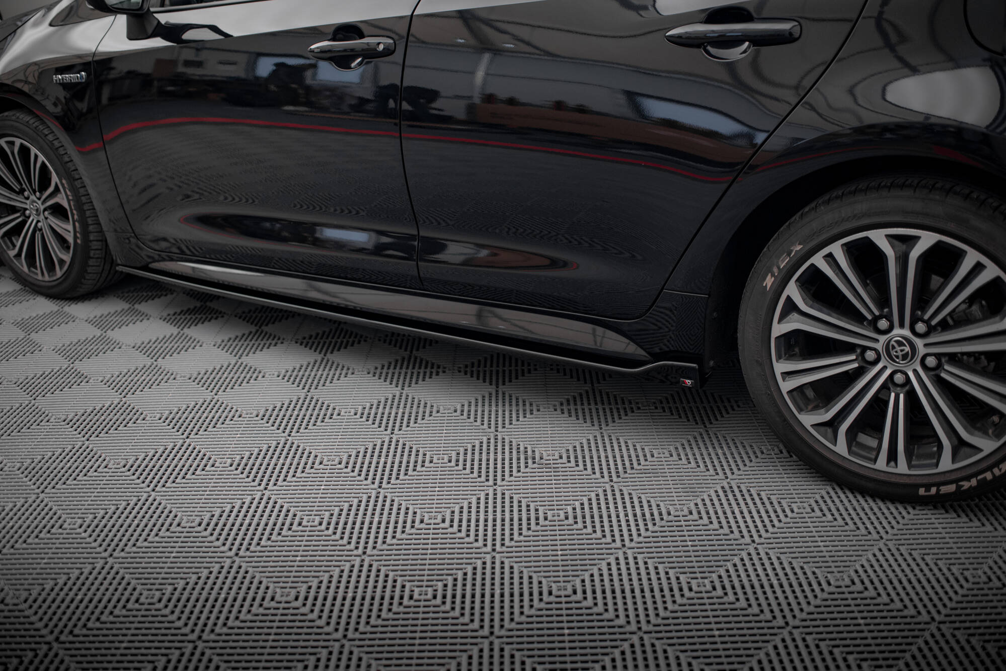 Maxton Design - Seitenschweller Ansatz für Toyota Corolla XII Hatchback - Aerowerk.