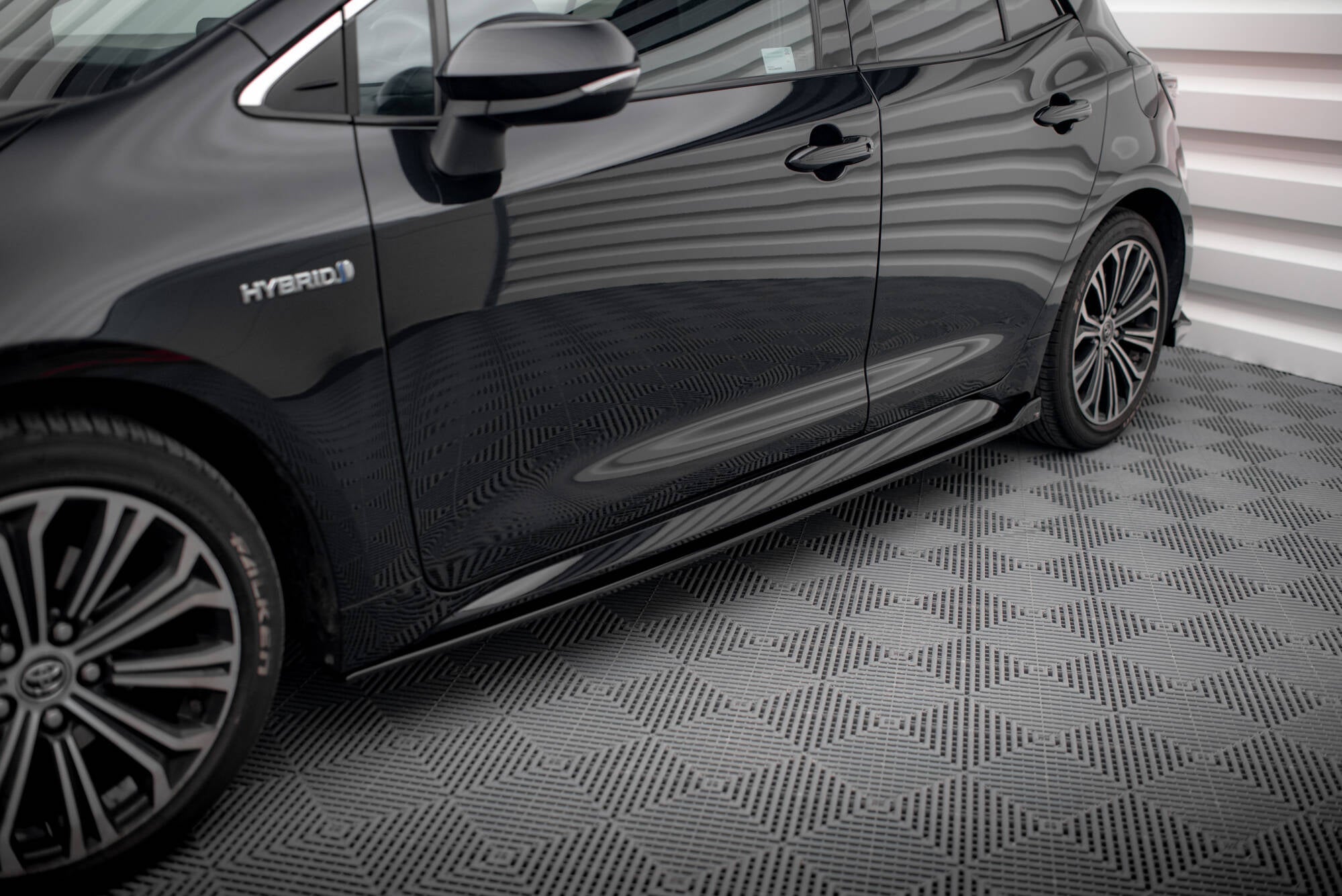 Maxton Design - Seitenschweller Ansatz für Toyota Corolla XII Hatchback - Aerowerk.