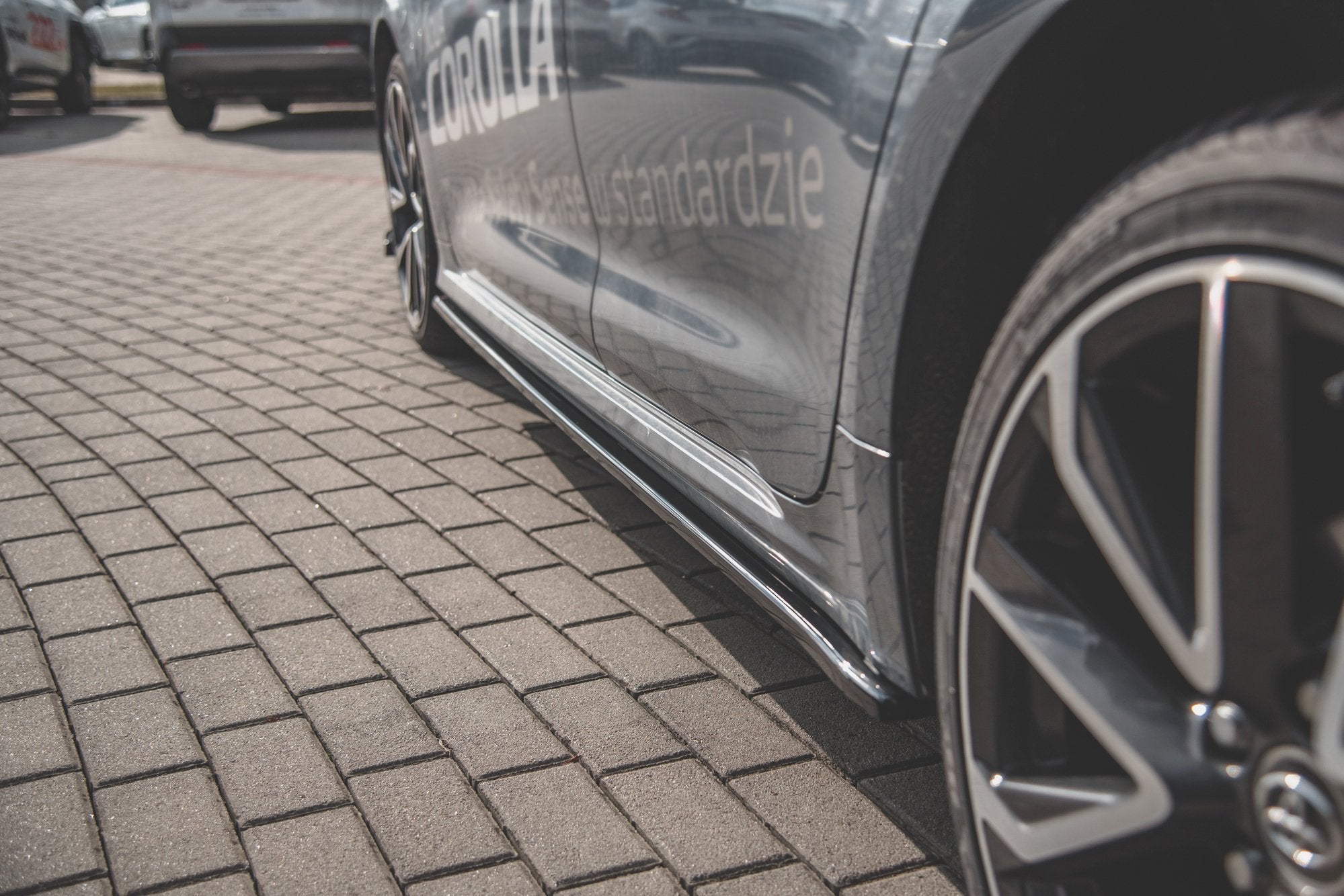 Maxton Design - Seitenschweller Ansatz für Toyota Corolla XII Limousine - Aerowerk.