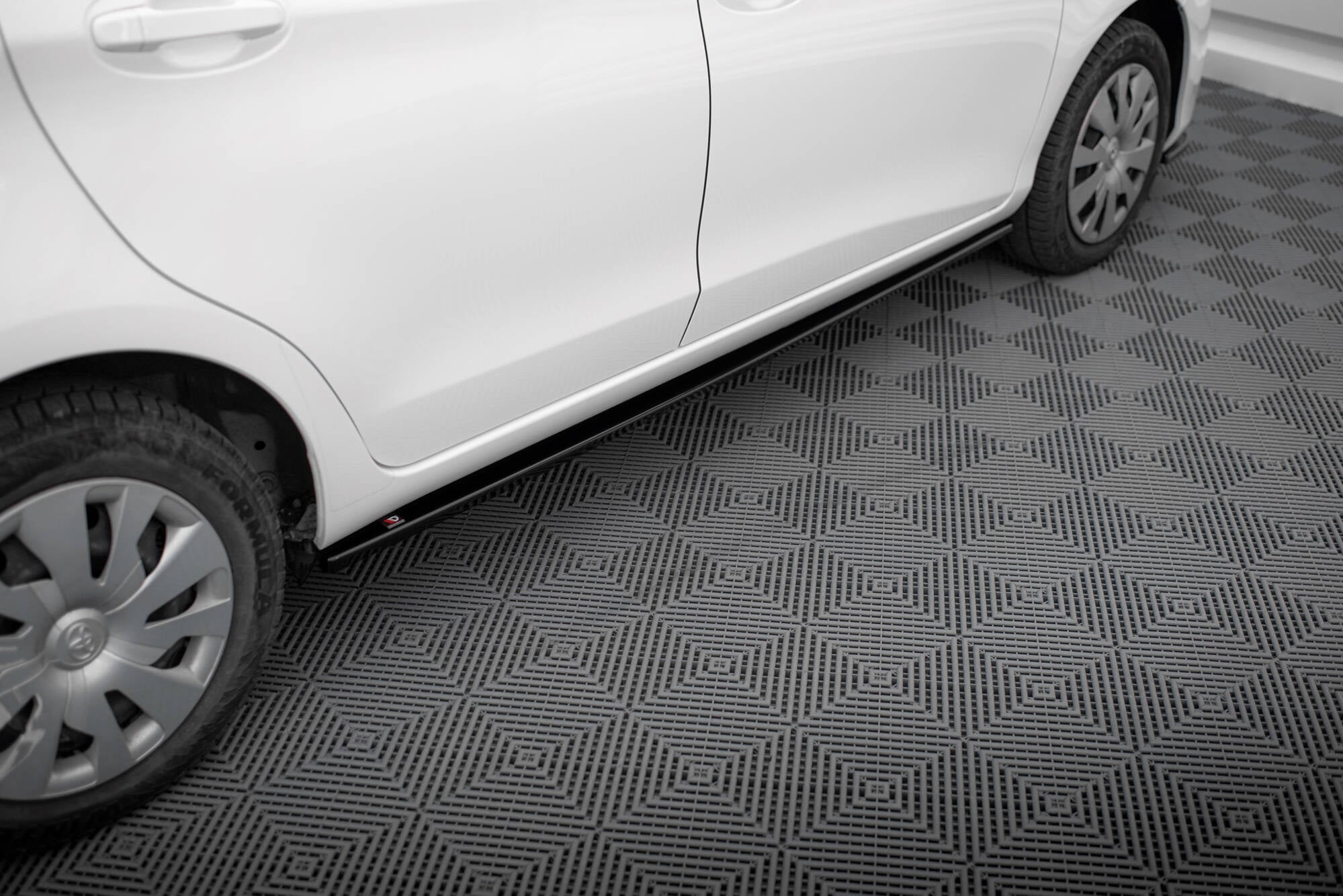 Maxton Design - Seitenschweller Ansatz für Toyota Yaris Mk3 Facelift - Aerowerk.