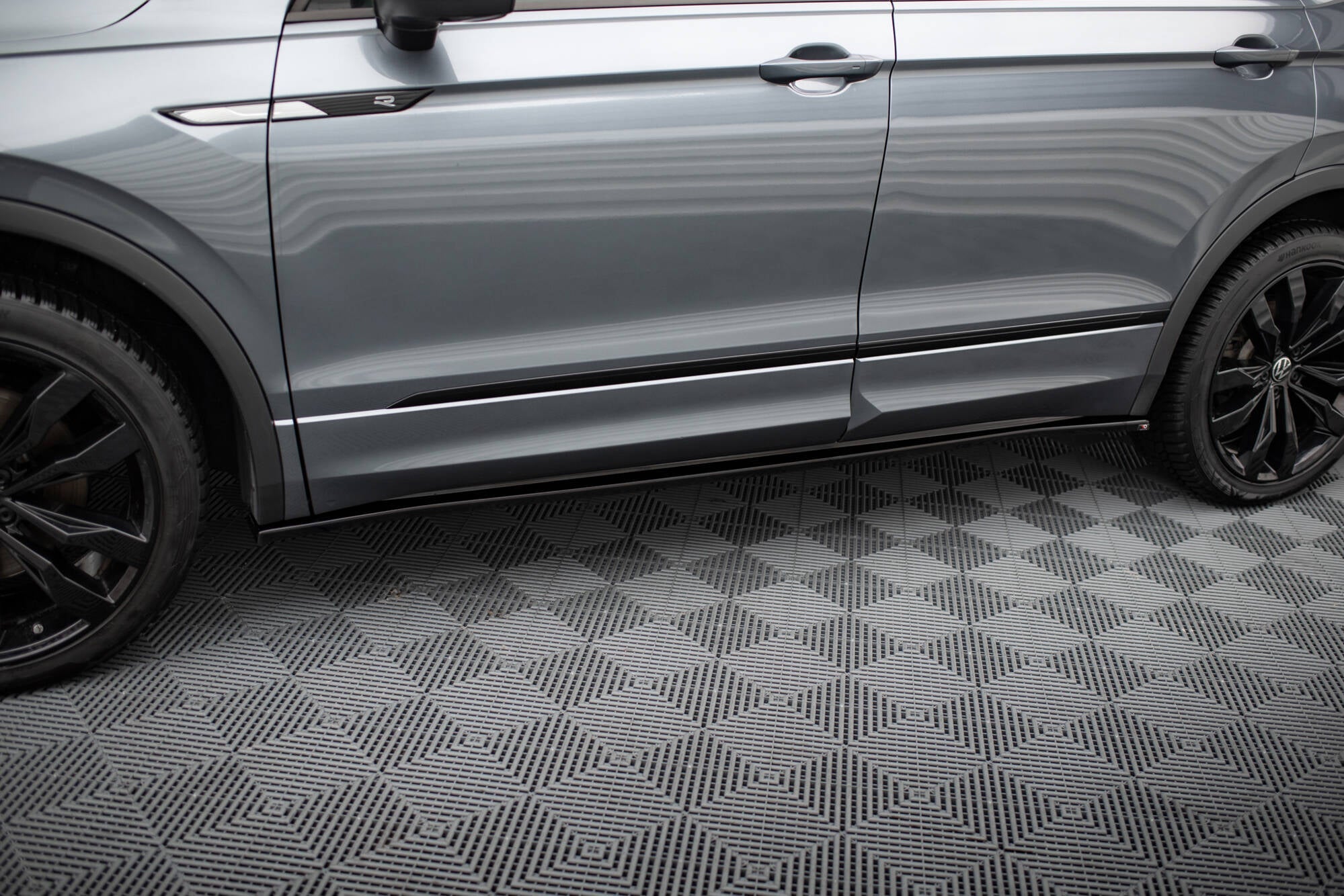 Maxton Design - Seitenschweller Ansatz für VW Tiguan Allspace Mk2 - Aerowerk.