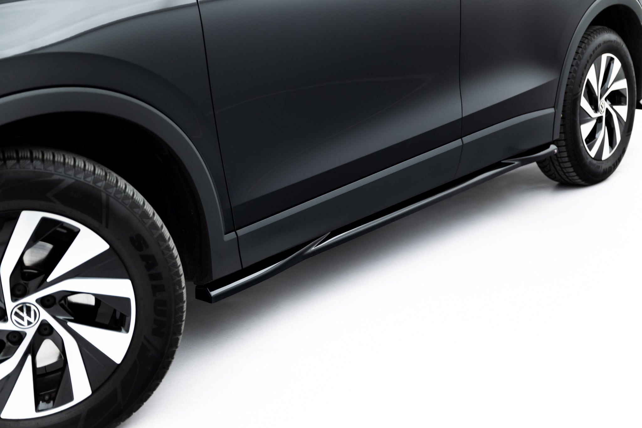 Maxton Design - Seitenschweller Ansatz für VW Tiguan Mk3 - Aerowerk.