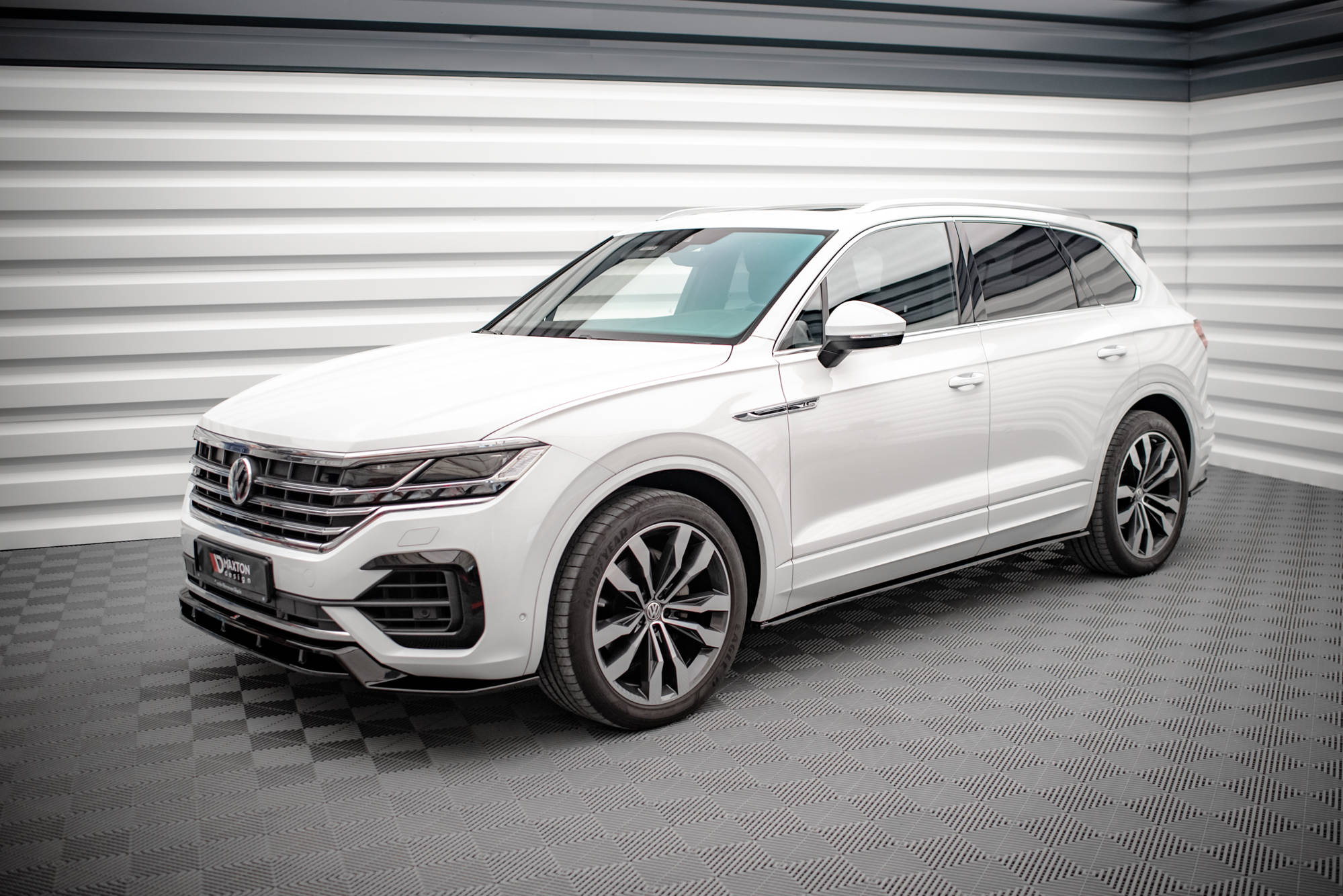 Maxton Design - Seitenschweller Ansatz für VW Touareg R - line Mk3 - Aerowerk.