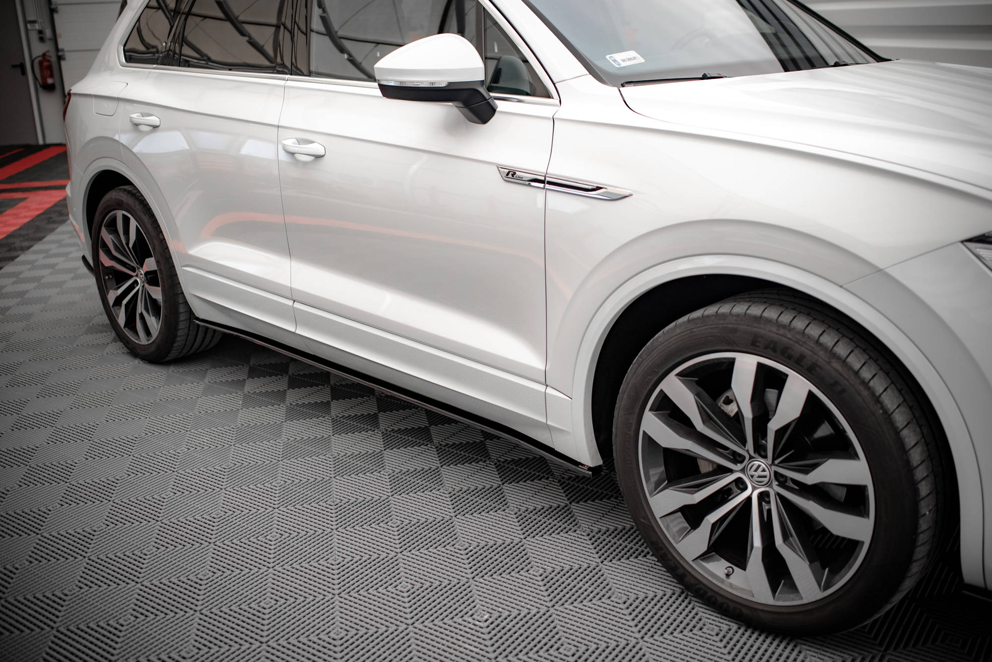 Maxton Design - Seitenschweller Ansatz für VW Touareg R - line Mk3 - Aerowerk.