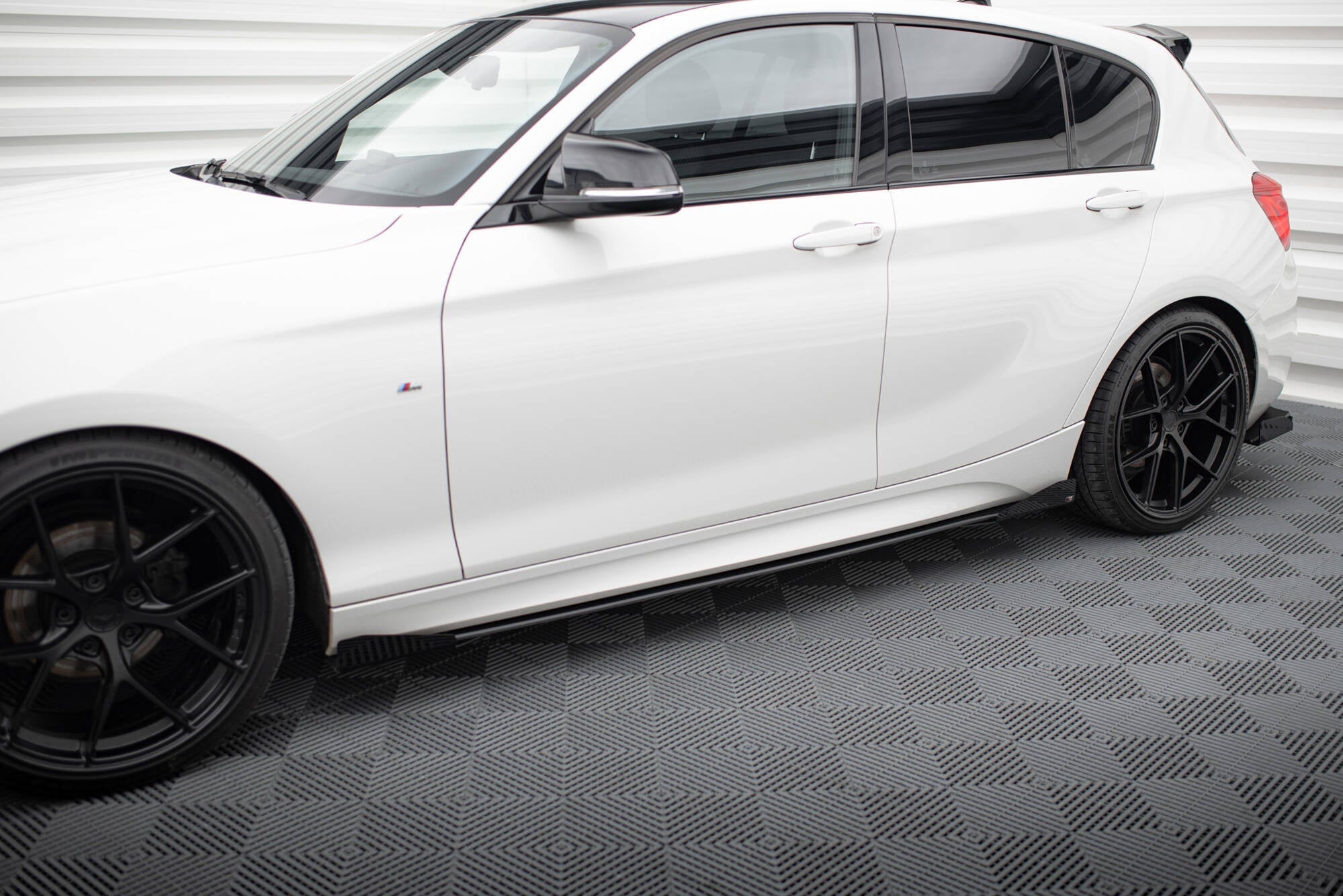 Maxton Design - Seitenschweller Flaps für BMW 1er F20 M135i / M140i / M - Paket - Aerowerk.