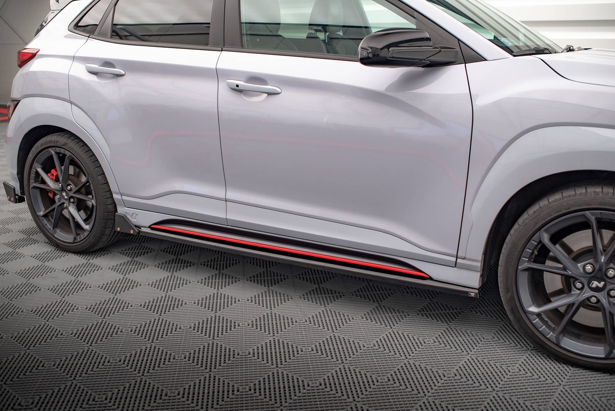 Maxton Design - Seitenschweller V1 Ansatz für + Flaps für Hyundai Kona N Mk1 - Aerowerk.