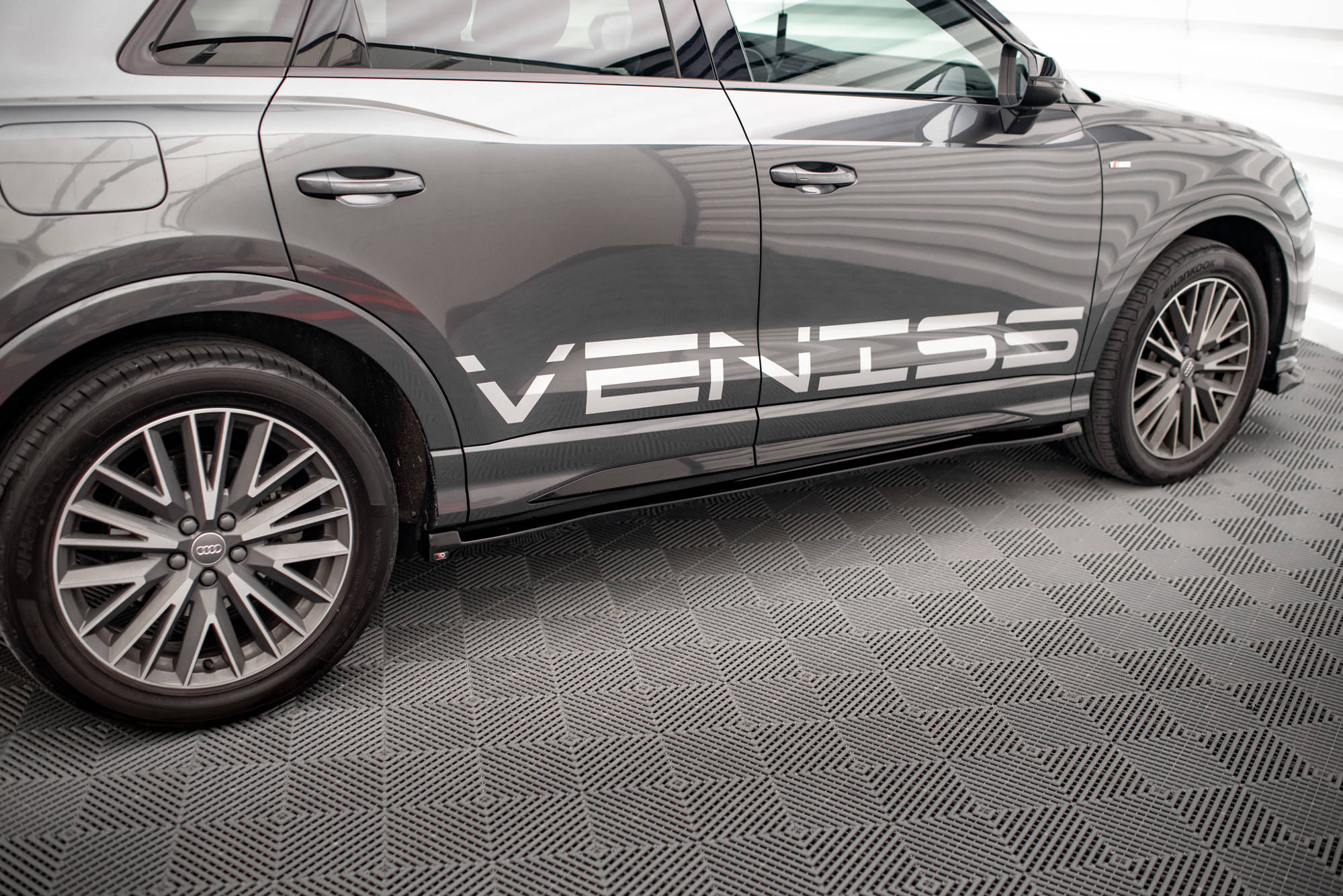 Maxton Design - Seitenschweller V1 Ansatz für für Audi Q3 S - Line / RSQ3 F3 - Aerowerk.