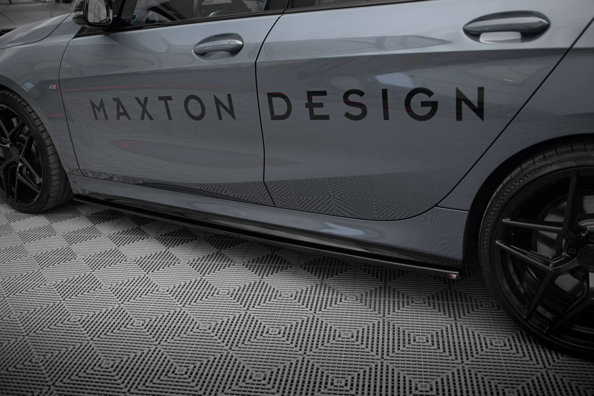 Maxton Design - Seitenschweller V1 Ansatz für für BMW 1er M - Paket / M135i / 128ti - Aerowerk.