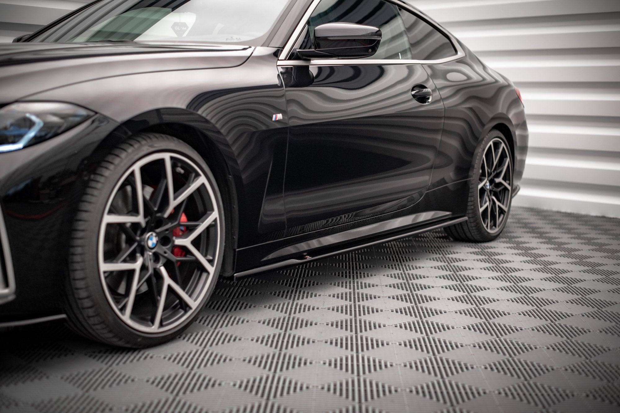 Maxton Design - Seitenschweller V1 Ansatz für für BMW 4er M - Paket / M440i G22 / G23 / G22 Facelift / G23 Facelift - Aerowerk.