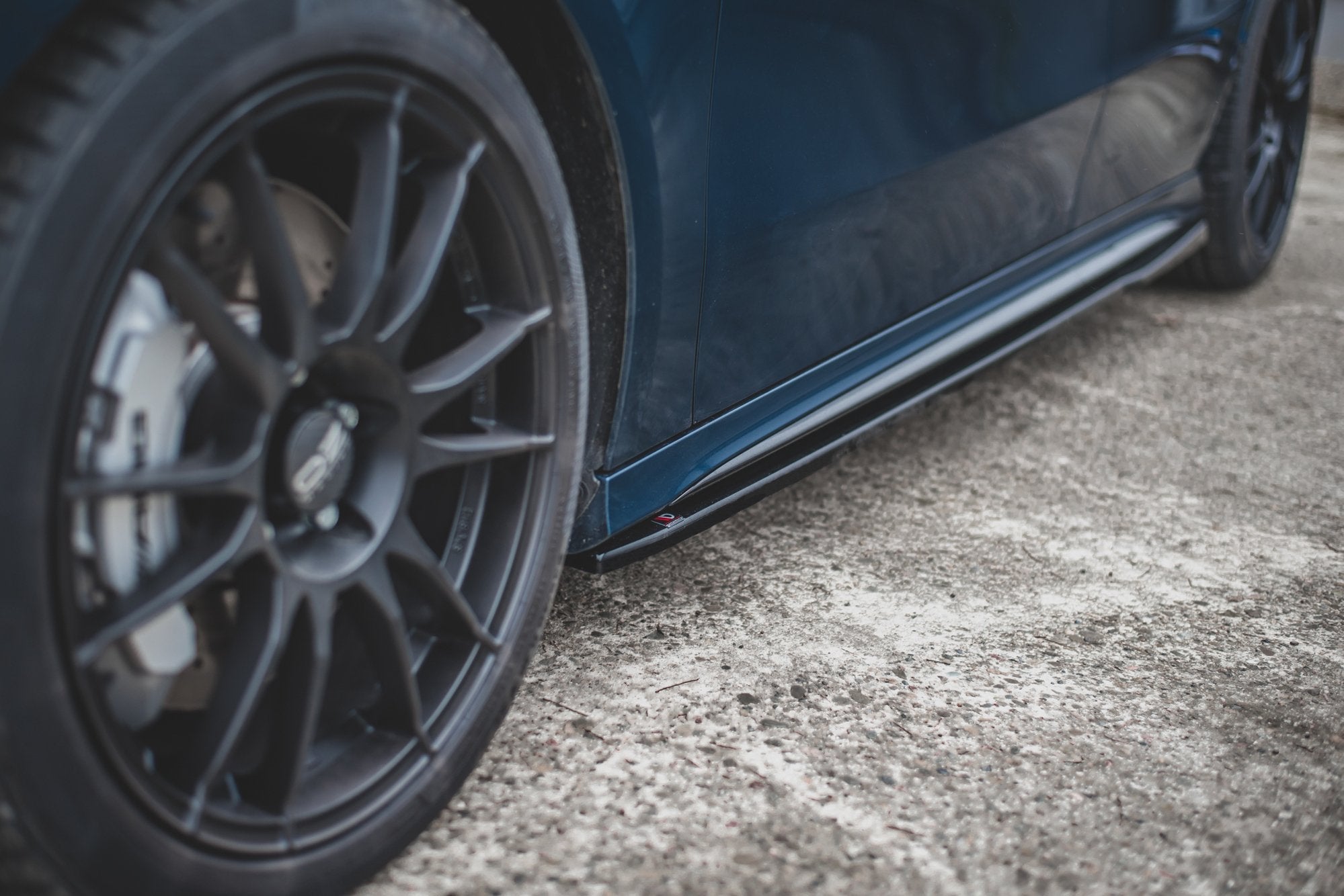 Maxton Design - Seitenschweller V1 Ansatz für für Mercedes A35 AMG / AMG - Line W177 - Aerowerk.