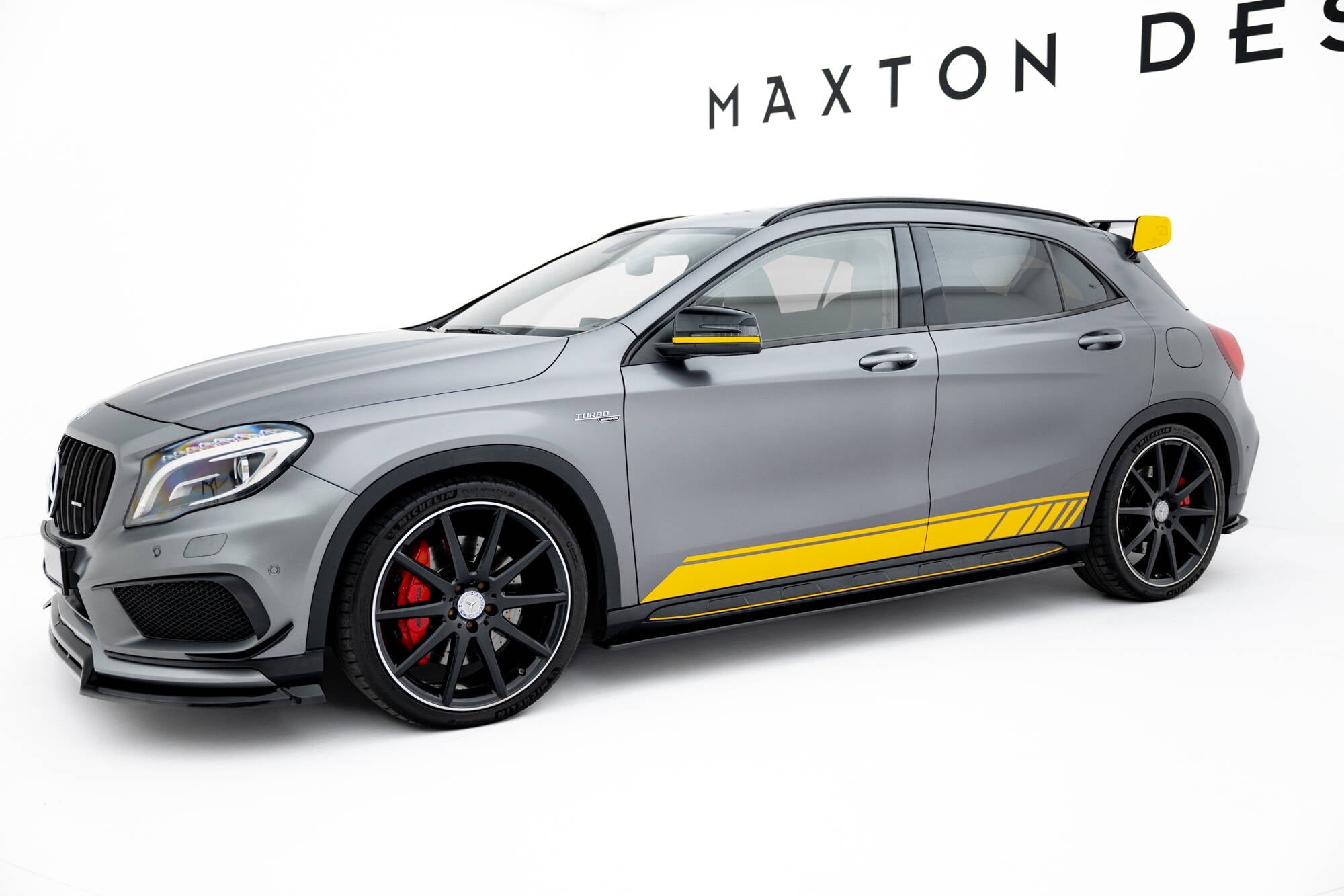 Maxton Design - Seitenschweller V1 Ansatz für für Mercedes - Benz GLA 45 AMG - Aerowerk.