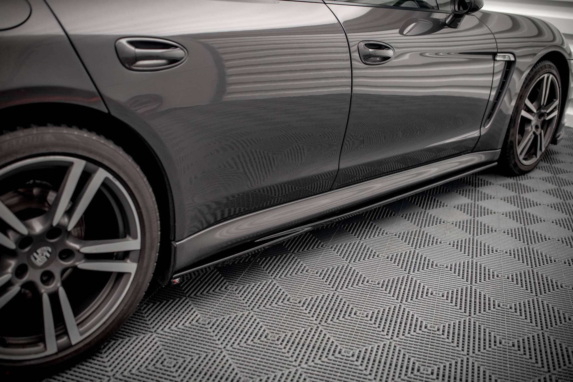 Maxton Design - Seitenschweller V1 Ansatz für für Porsche Panamera / Panamera Diesel / Panamera Turbo 970 - Aerowerk.