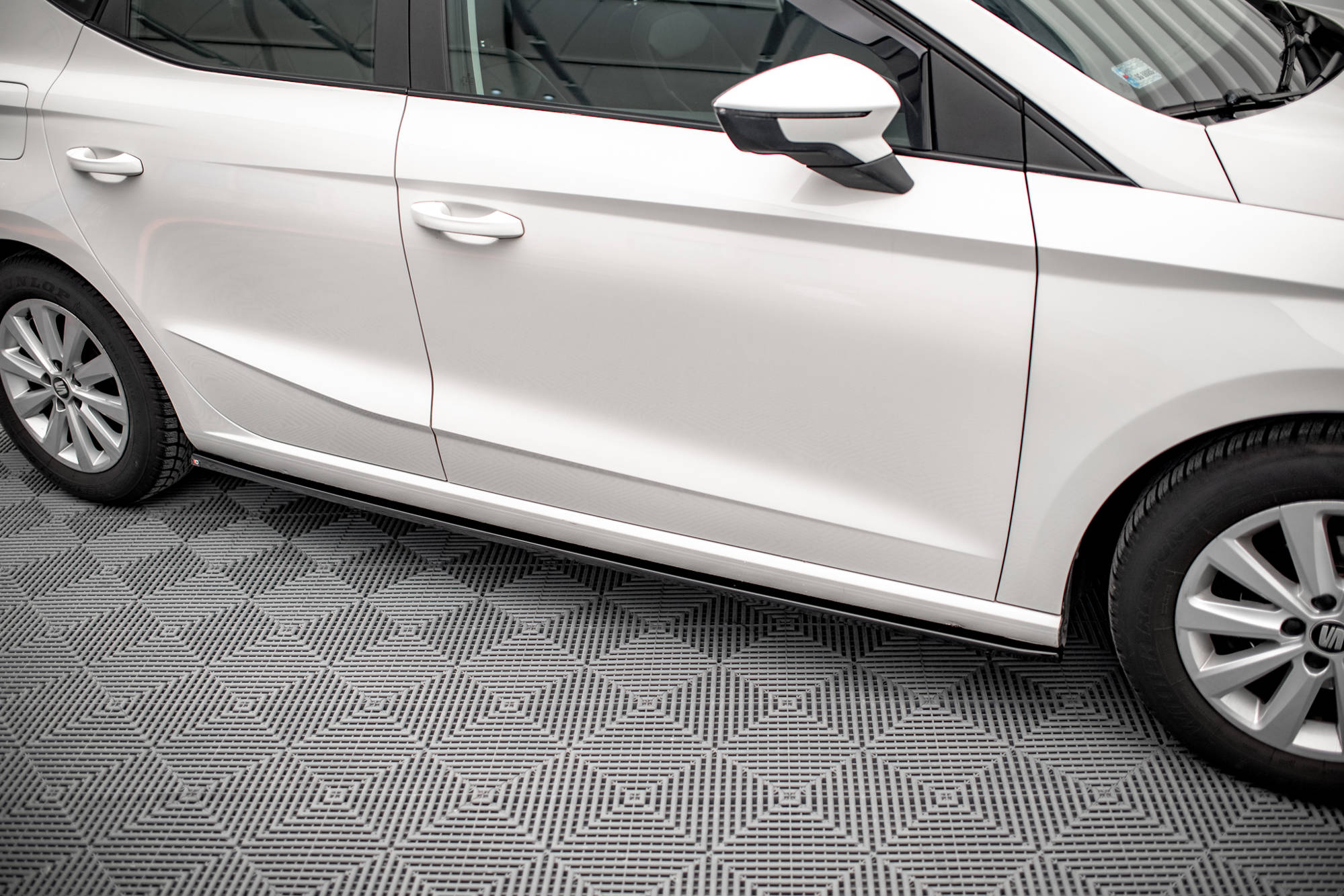 Maxton Design - Seitenschweller V1 Ansatz für für Seat Ibiza FR/ Standard Mk5 - Aerowerk.