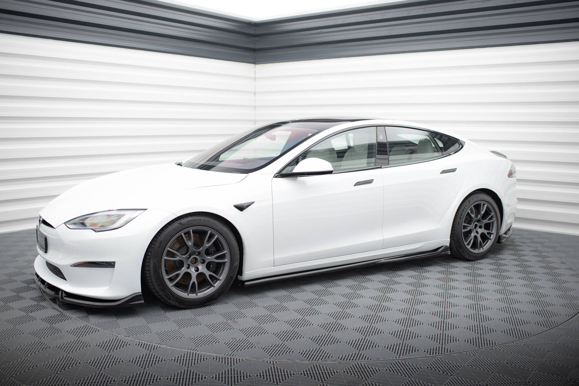 Maxton Design - Seitenschweller V1 Ansatz für für Tesla Model S Plaid Mk1 Facelift - Aerowerk.