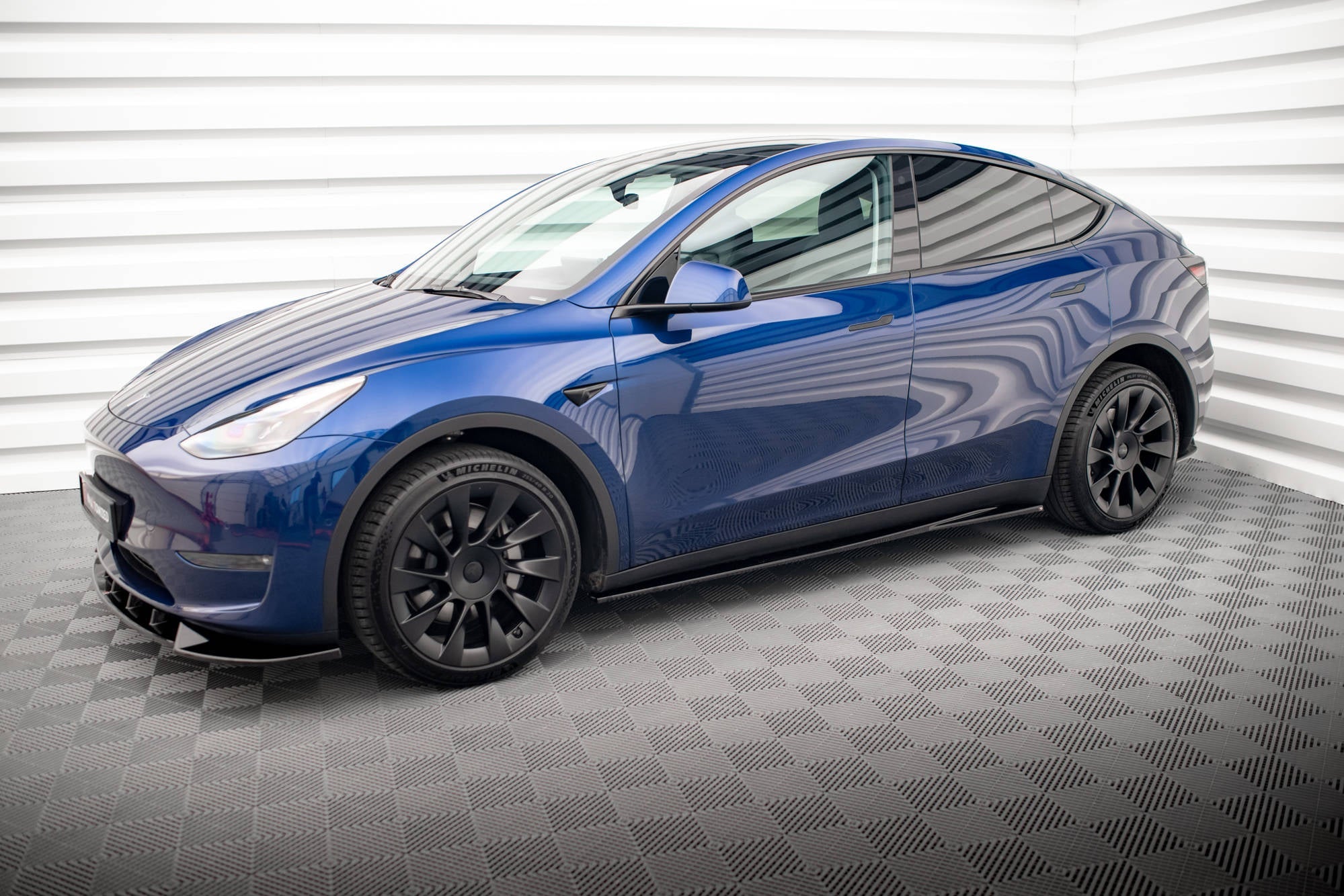 Maxton Design - Seitenschweller V1 Ansatz für für Tesla Model Y - Aerowerk.