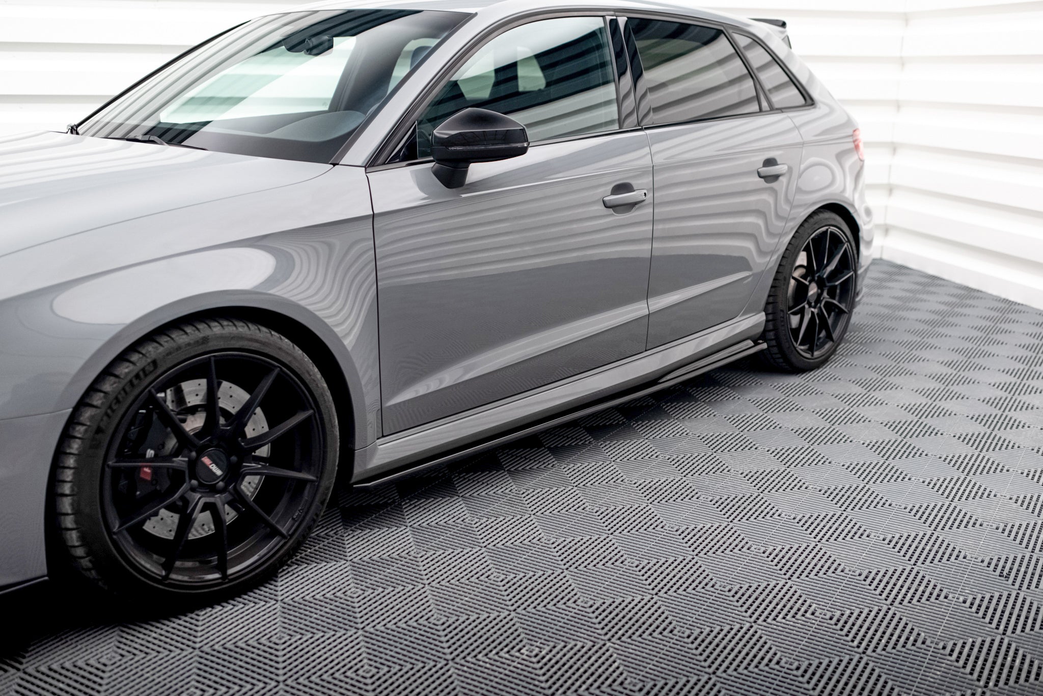 Maxton Design - Seitenschweller V2 Ansatz für Audi RS3 8V Sportback Facelift - Aerowerk.