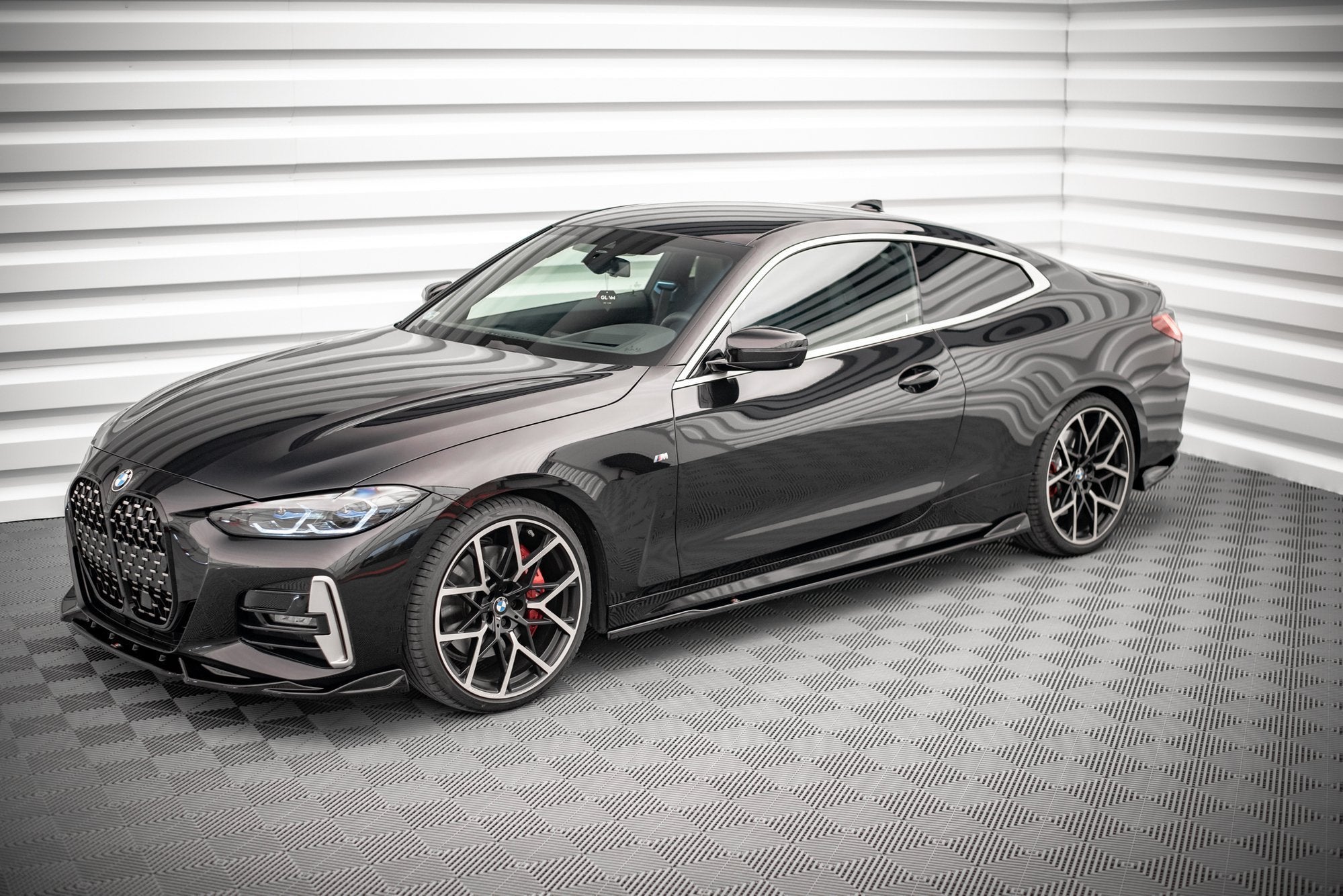 Maxton Design - Seitenschweller V2 Ansatz für BMW 4er M - Paket / M440i G22 / G23 / G22 Facelift / G23 Facelift - Aerowerk.