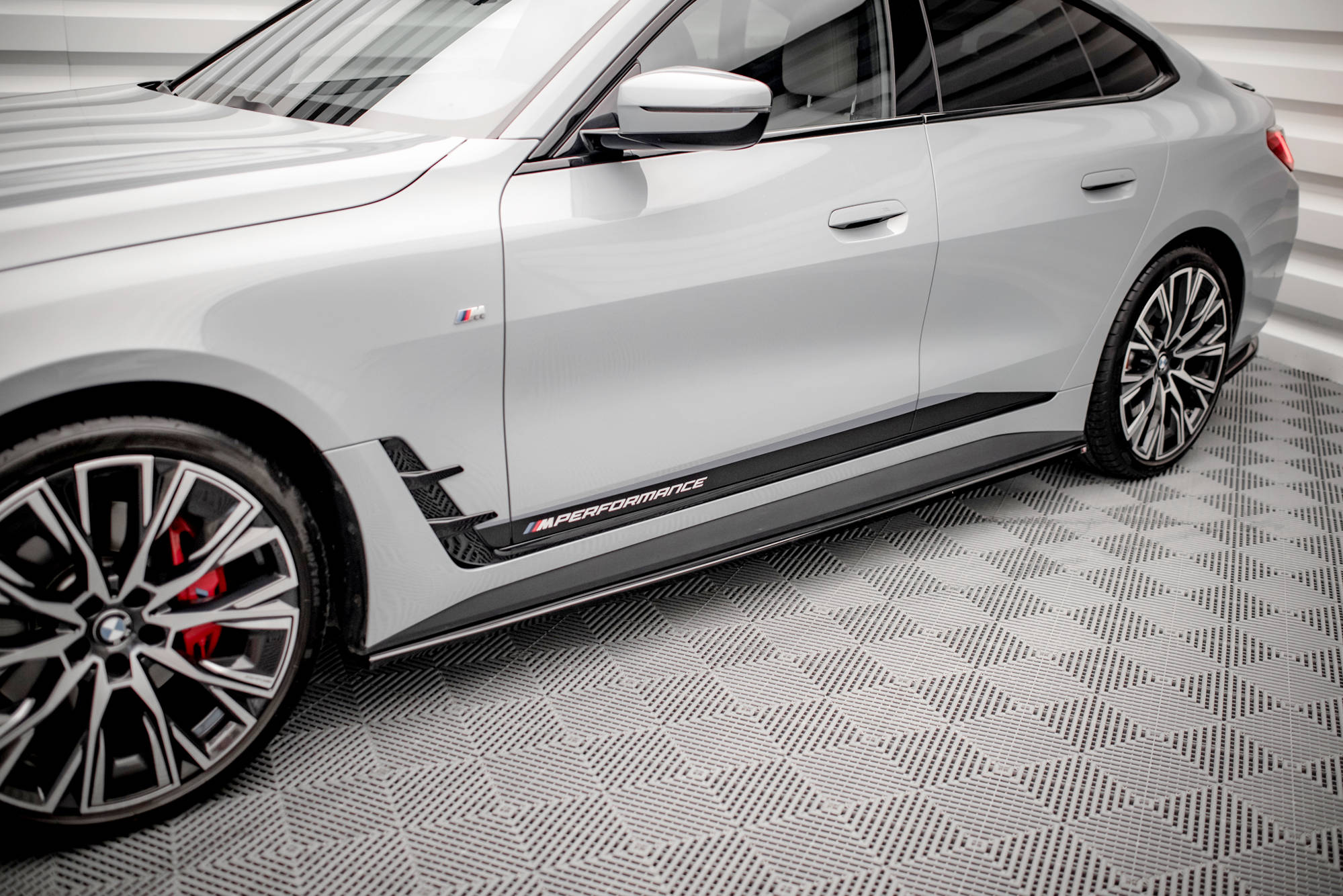 Maxton Design - Seitenschweller V.2 Ansatz für BMW i4 M - Paket G26 - Aerowerk.