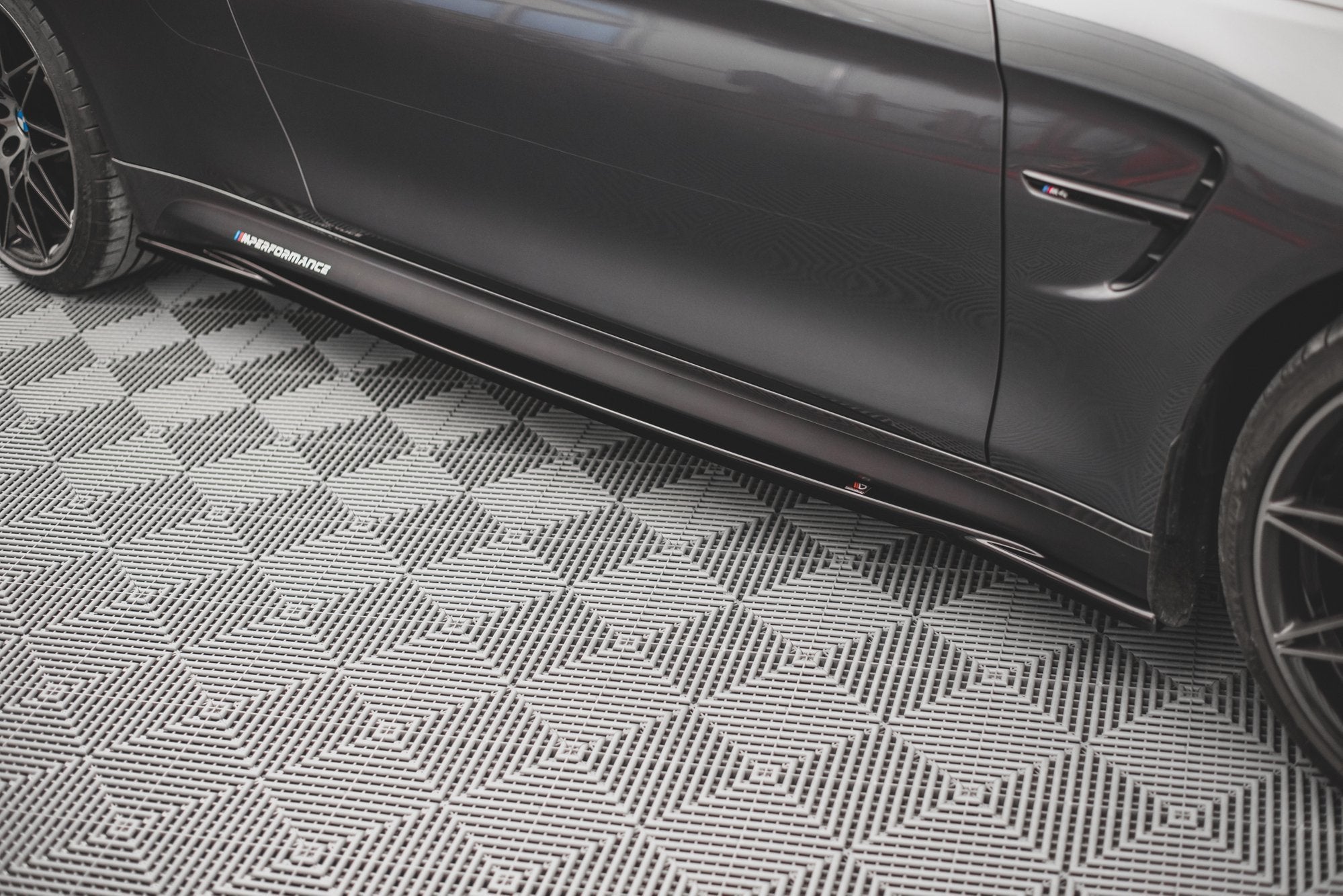 Maxton Design - Seitenschweller V2 Ansatz für BMW M4 F82 - Aerowerk.