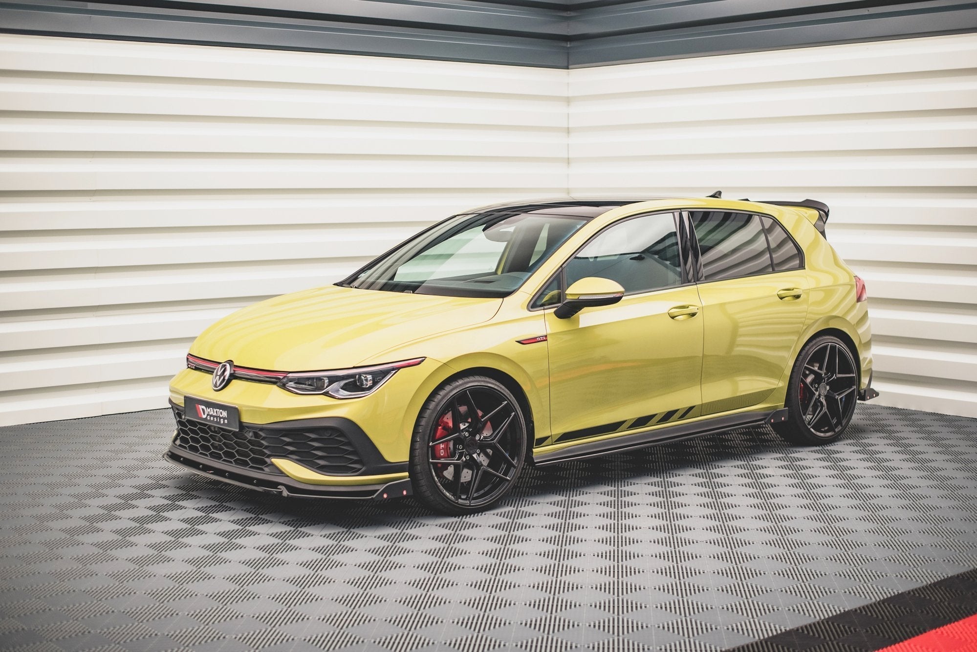 Maxton Design - Seitenschweller V2 Ansatz für + Flaps für VW Golf GTI / GTE / GTI Clubsport / GTD / R - Line Mk8 - Aerowerk.