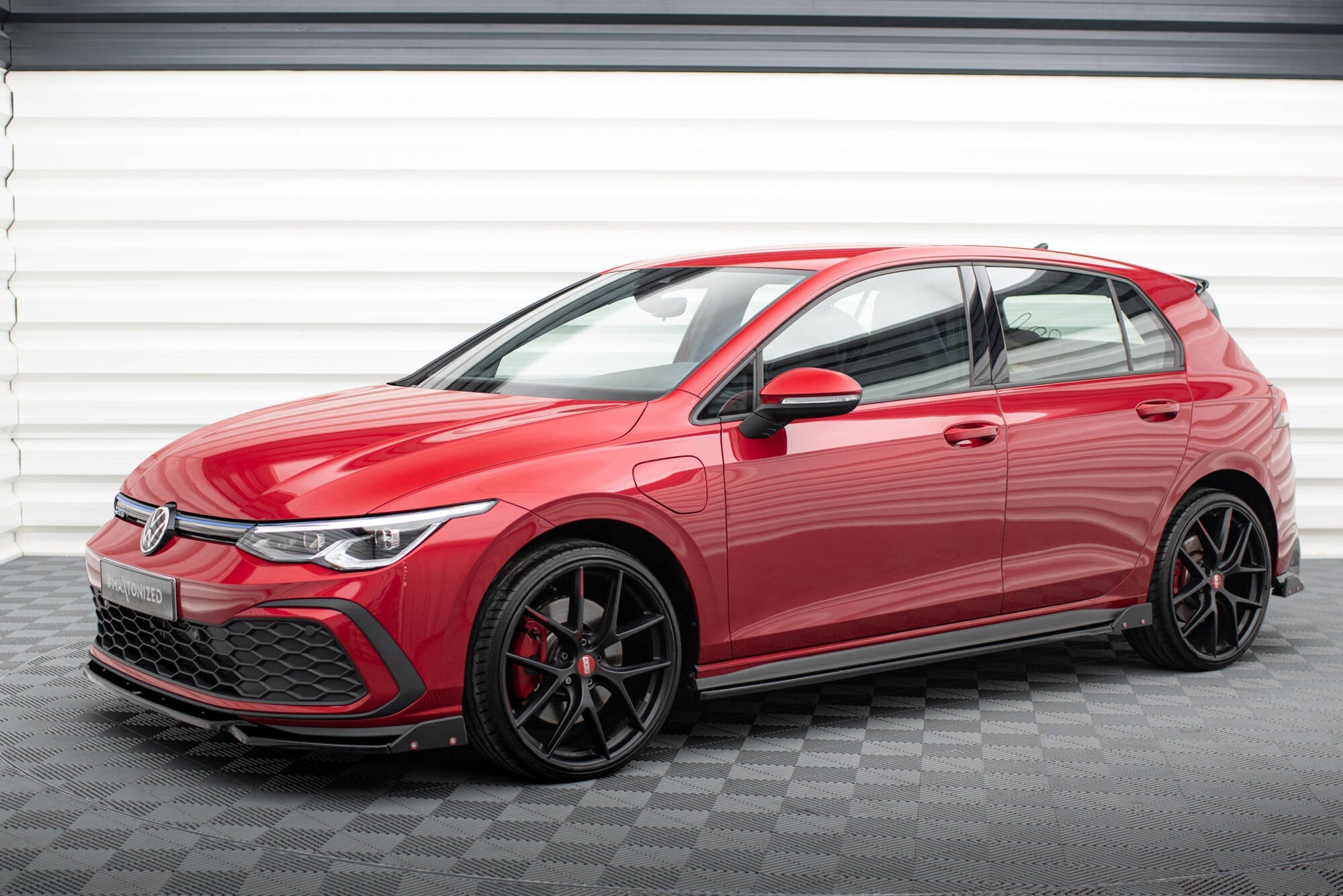 Maxton Design - Seitenschweller V2 Ansatz für + Flaps für VW Golf GTI / GTE / GTI Clubsport / GTD / R - Line Mk8 - Aerowerk.