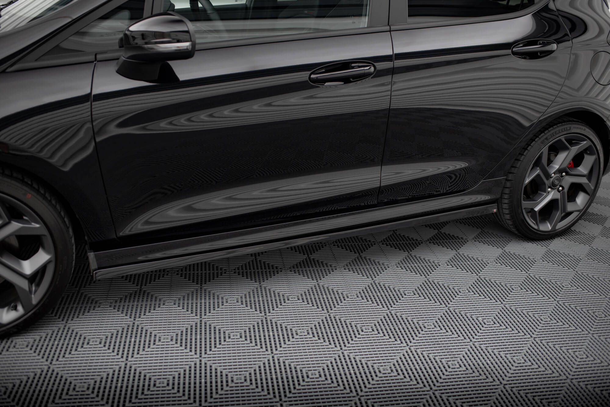 Maxton Design - Seitenschweller V2 Ansatz für Ford Fiesta Mk8 ST / ST - Line - Aerowerk.