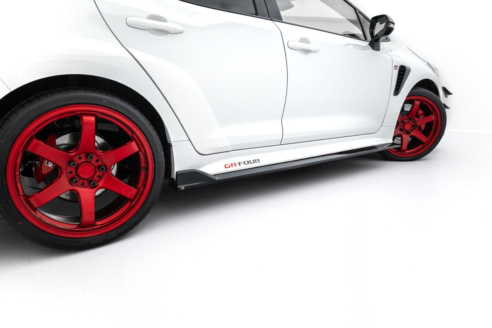 Maxton Design - Seitenschweller V2 Ansatz für Toyota GR Corolla Mk12 - Aerowerk.