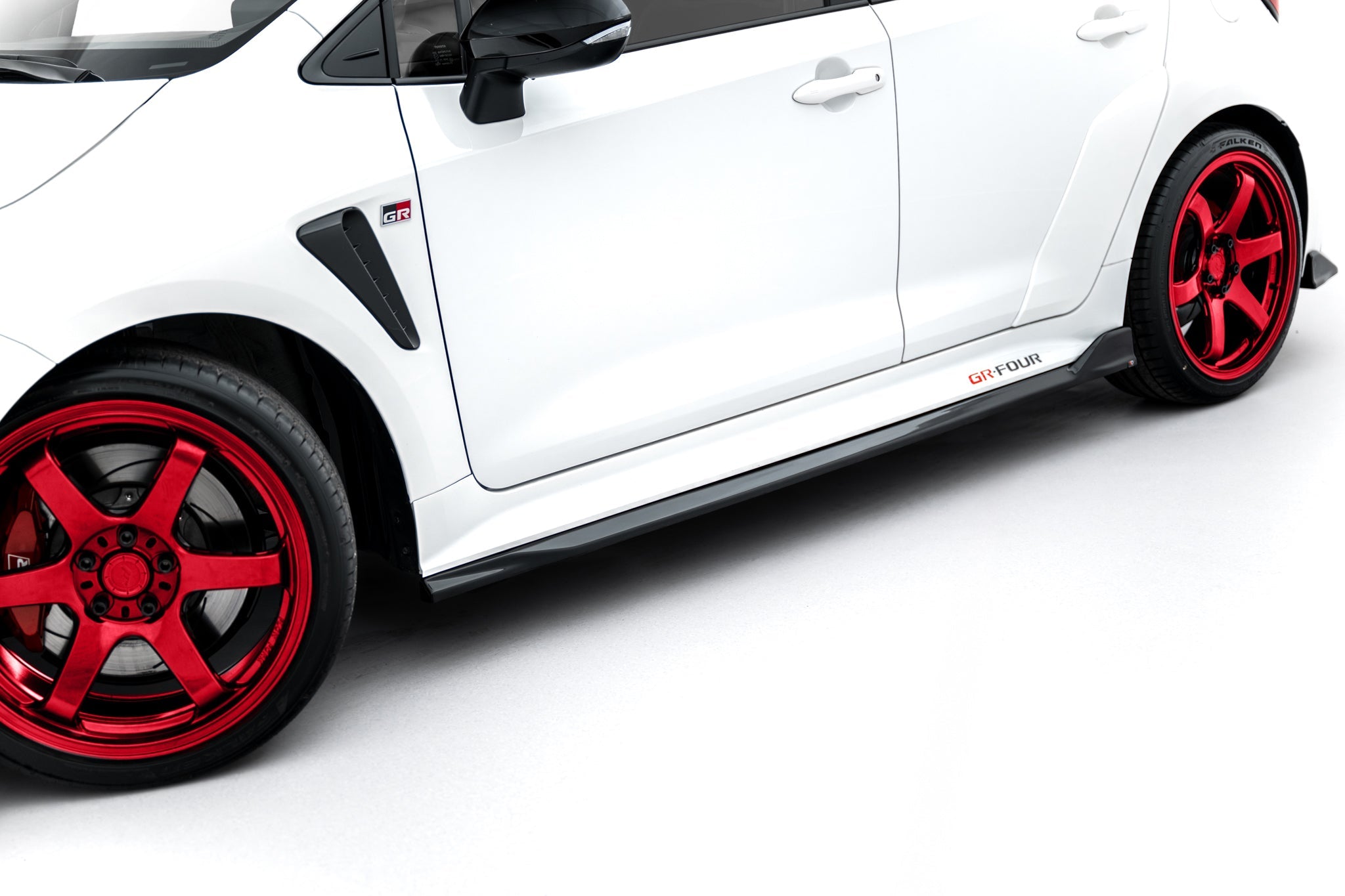 Maxton Design - Seitenschweller V2 Ansatz für Toyota GR Corolla Mk12 - Aerowerk.