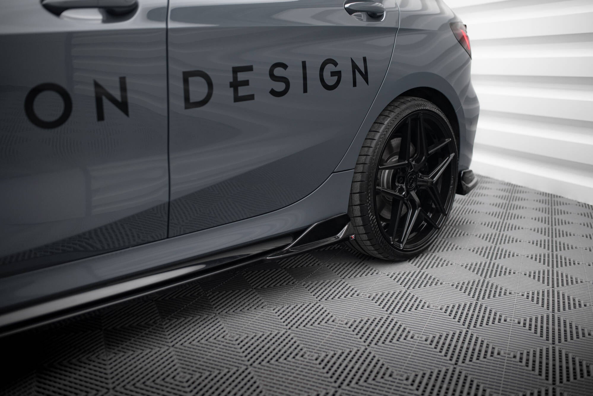 Maxton Design - Seitenschweller V3 Ansatz für für BMW 1er M - Paket/ M135i / 128ti F40 - Aerowerk.