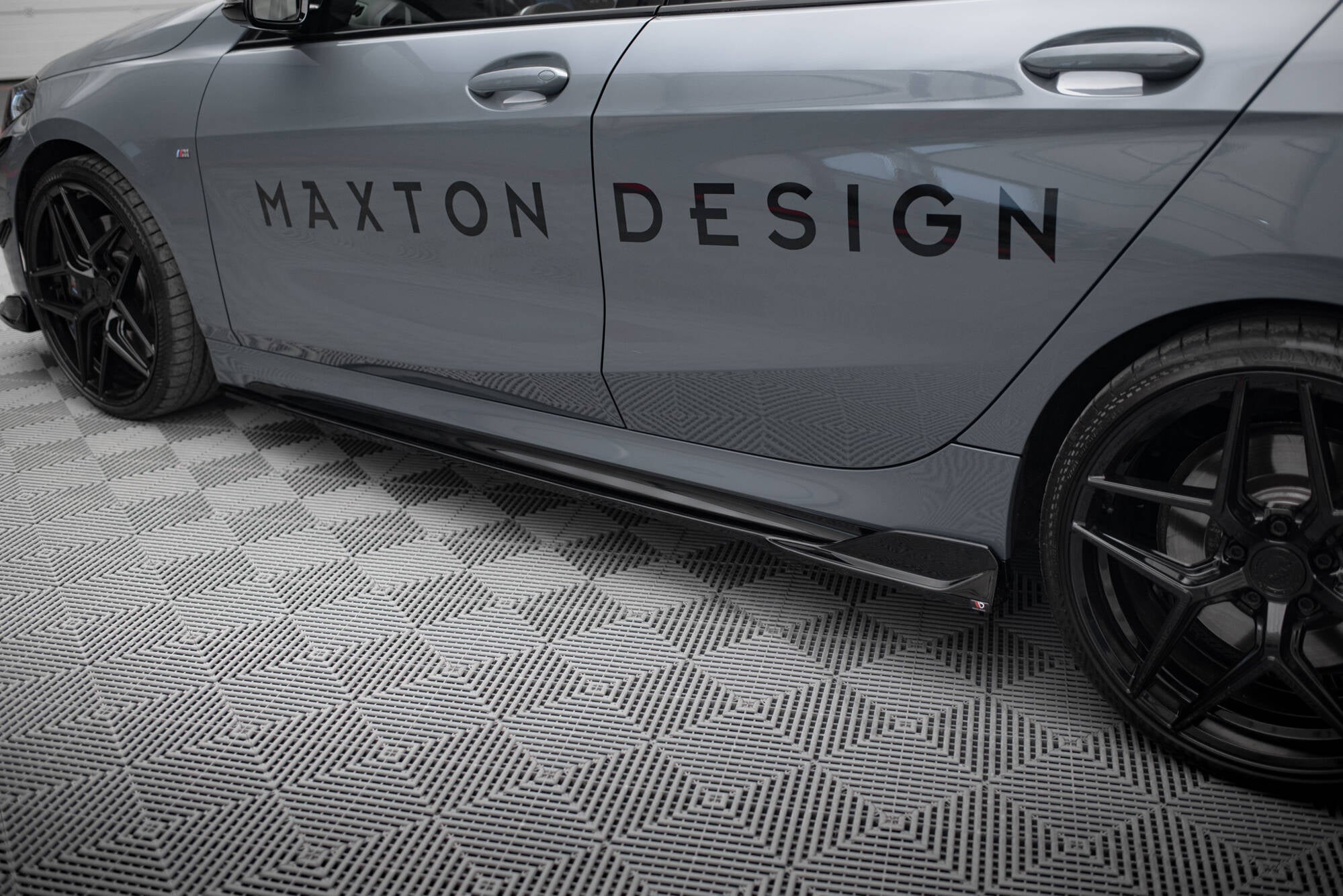 Maxton Design - Seitenschweller V3 Ansatz für für BMW 1er M - Paket/ M135i / 128ti F40 - Aerowerk.