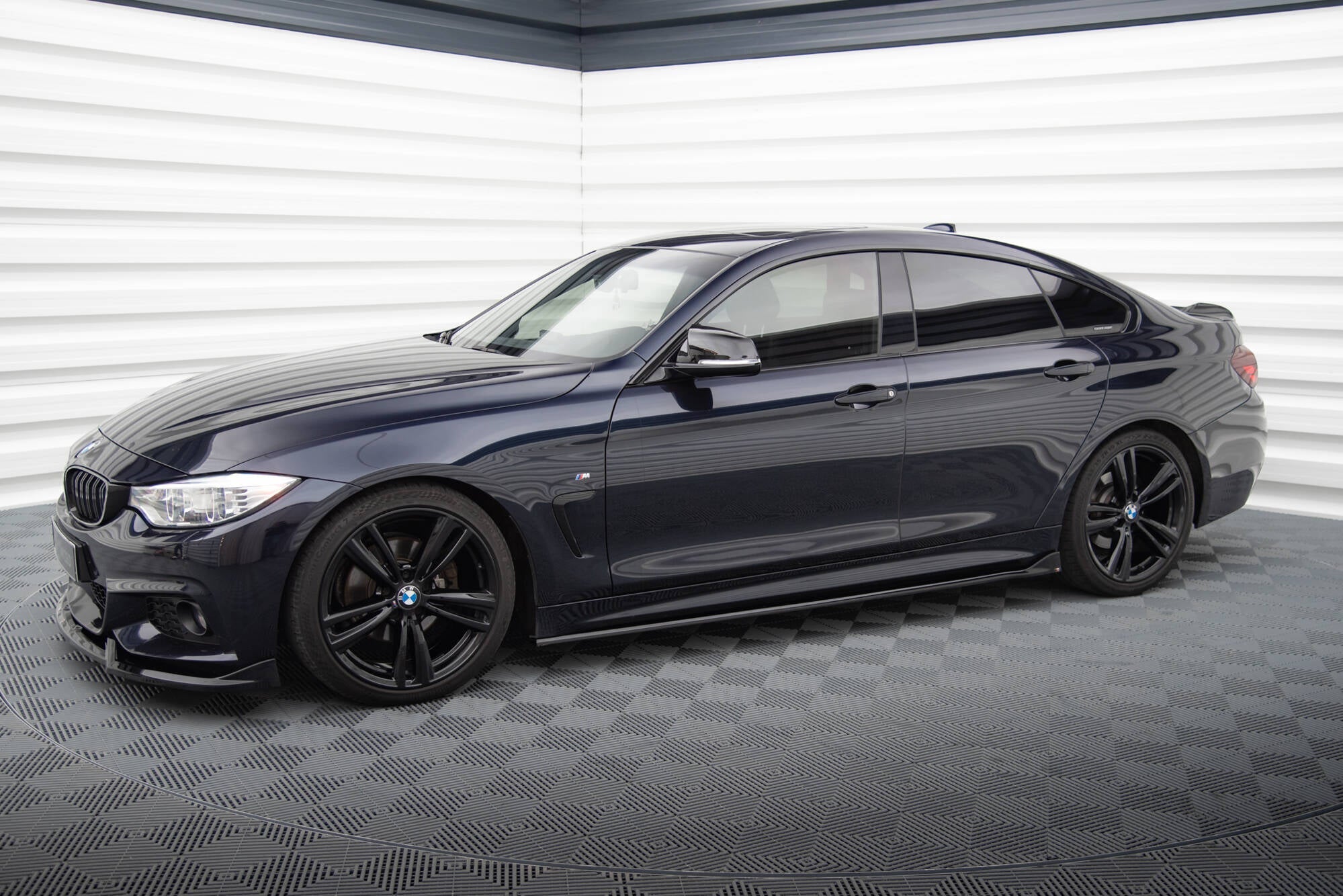 Maxton Design - Seitenschweller V.3 Ansatz für für BMW 4er Coupe / Gran Coupe / Cabrio M - Paket F32 / F36 / F33 - Aerowerk.